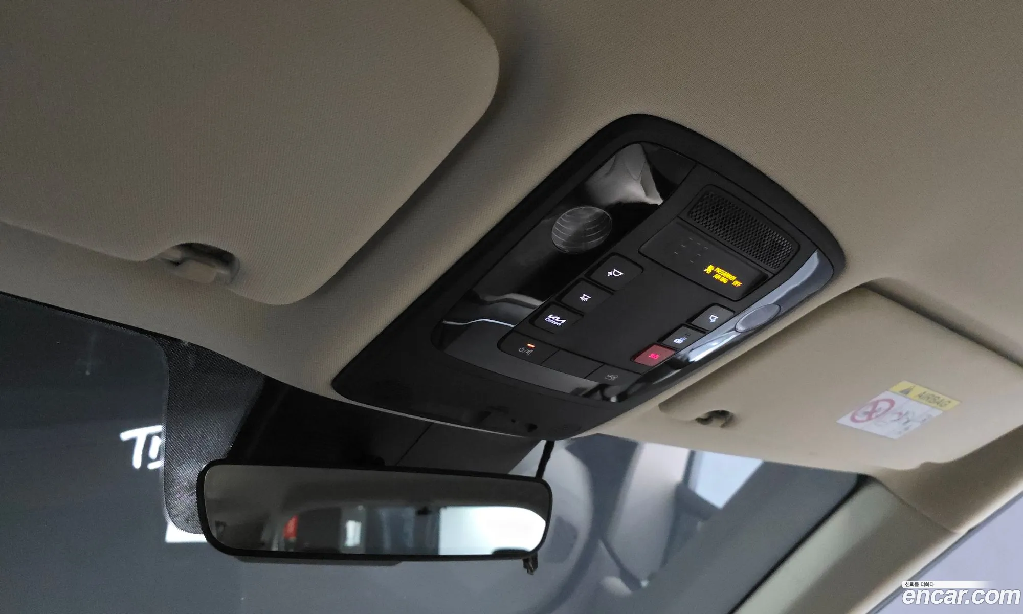 Kia Carnival 2023 — 23