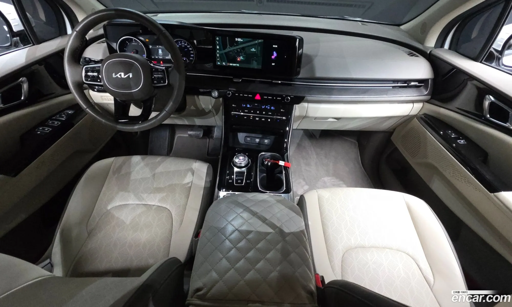 Kia Carnival 2023 — 32