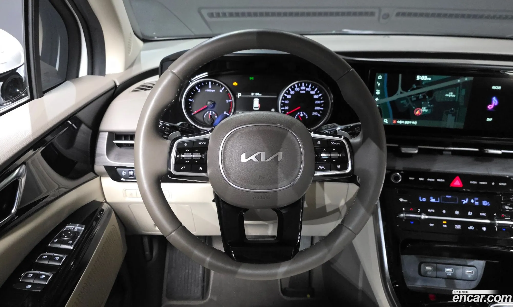 Kia Carnival 2023 — 19