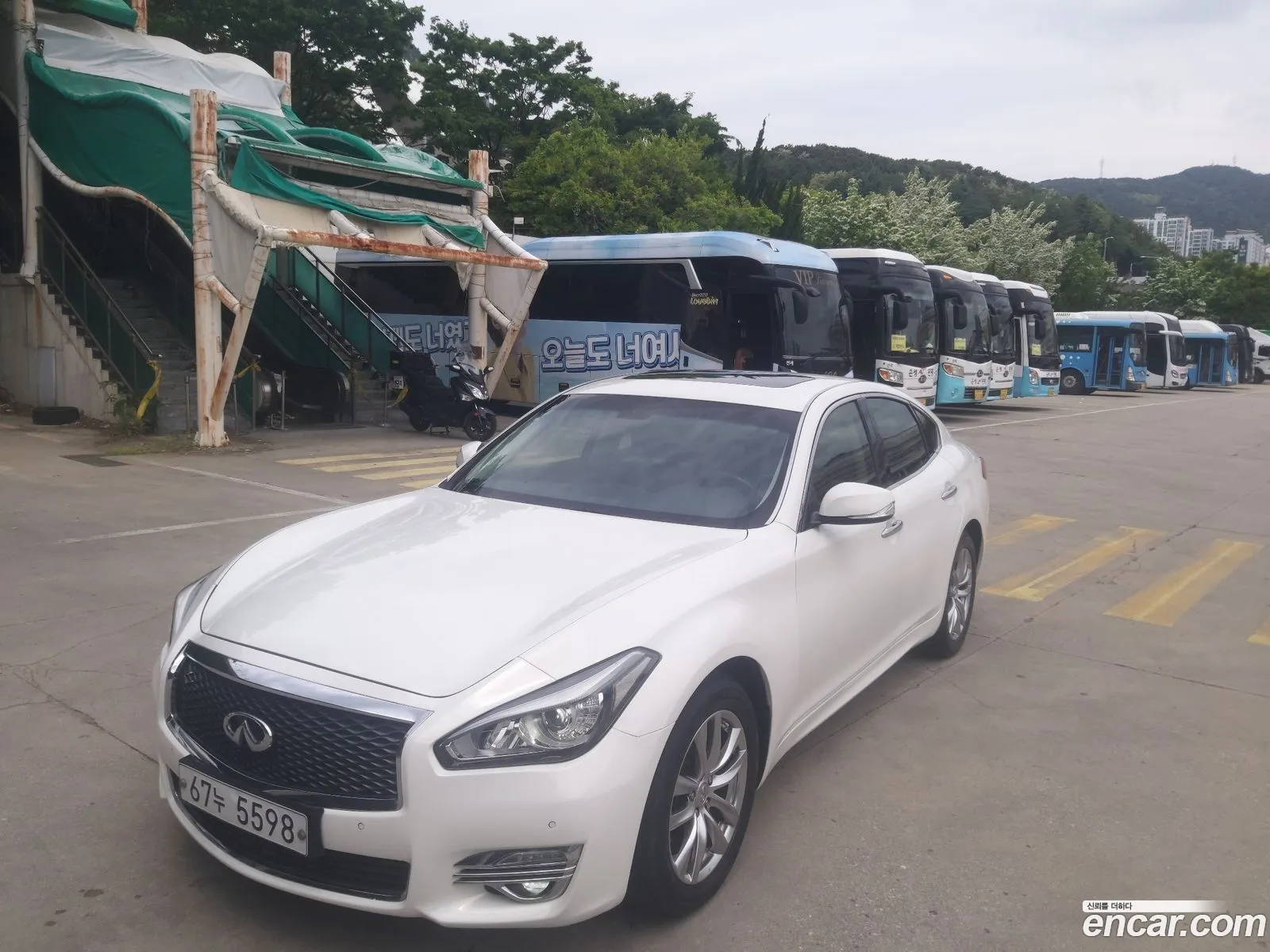 Infiniti Q70 2015 — 10