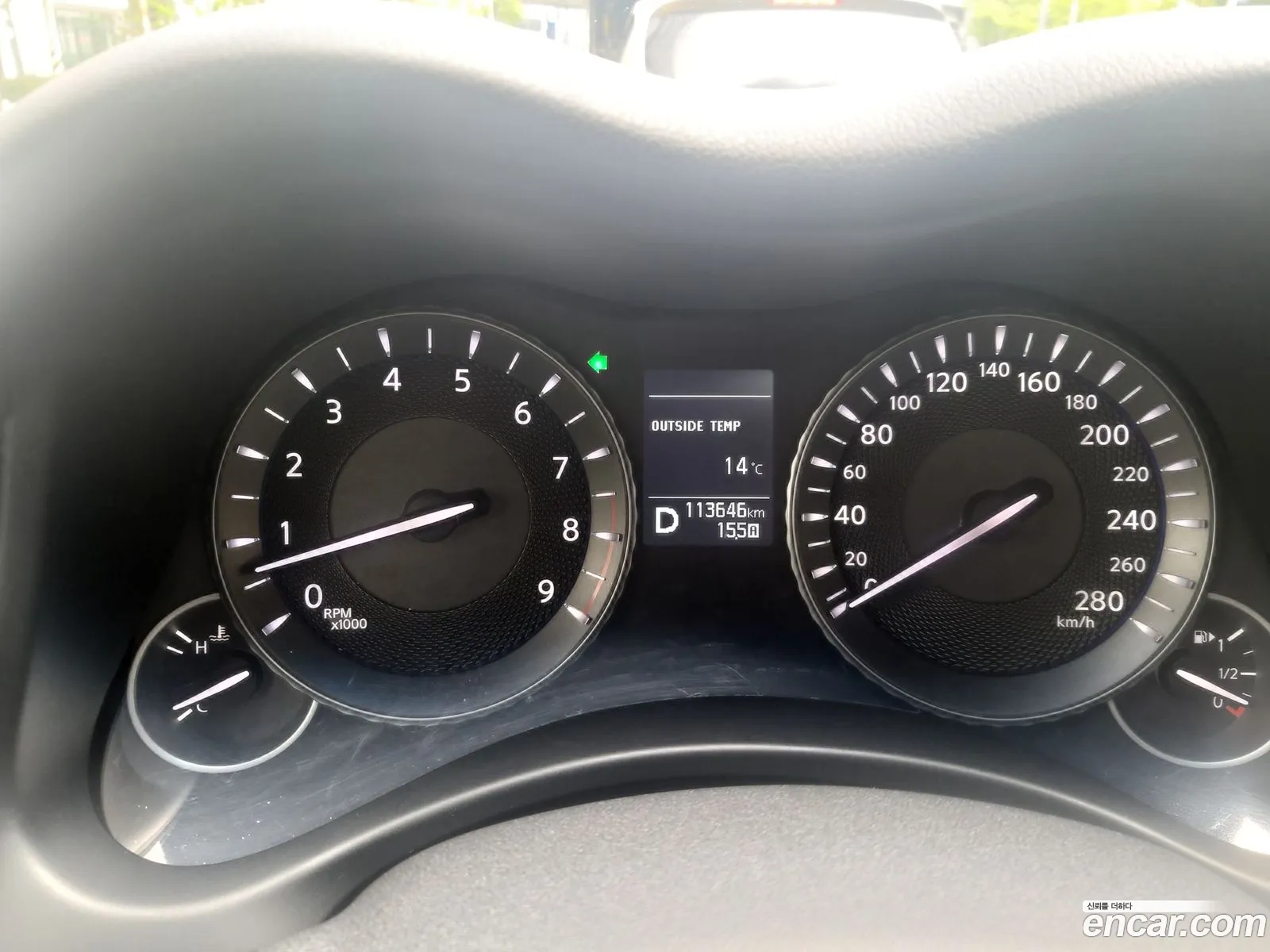 Infiniti Q70 2015 — 12