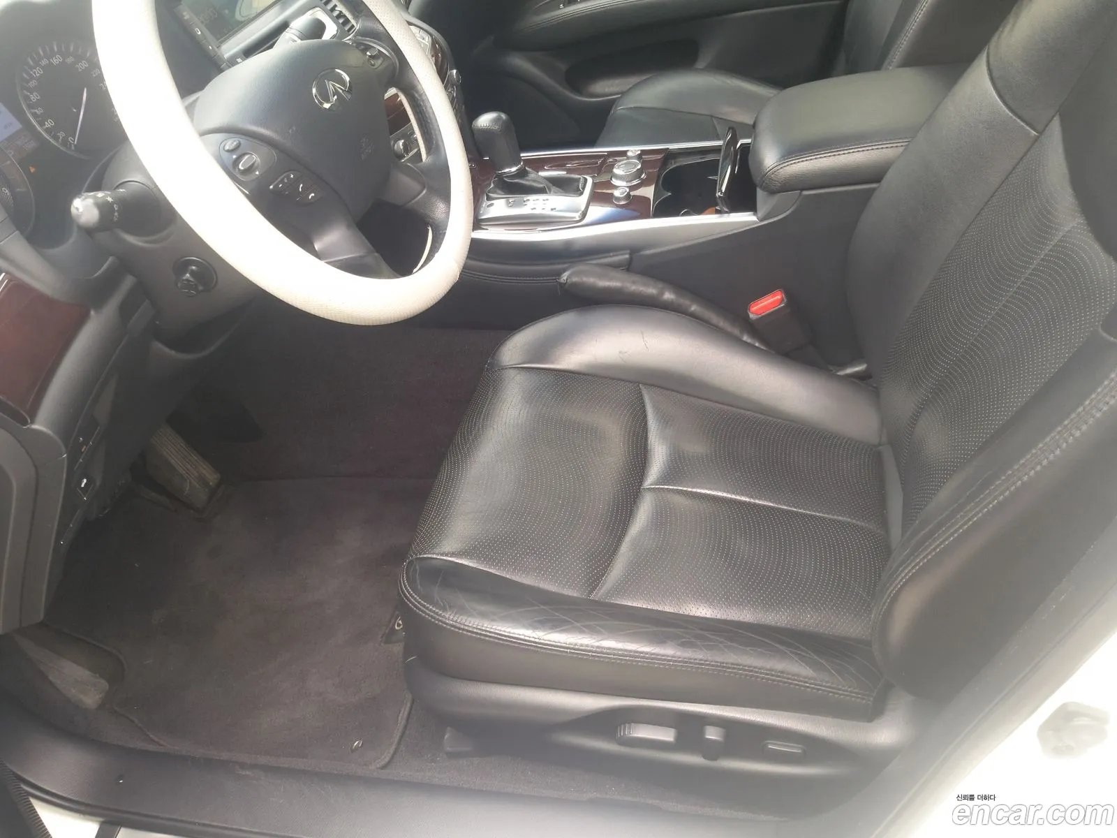 Infiniti Q70 2015 — 11