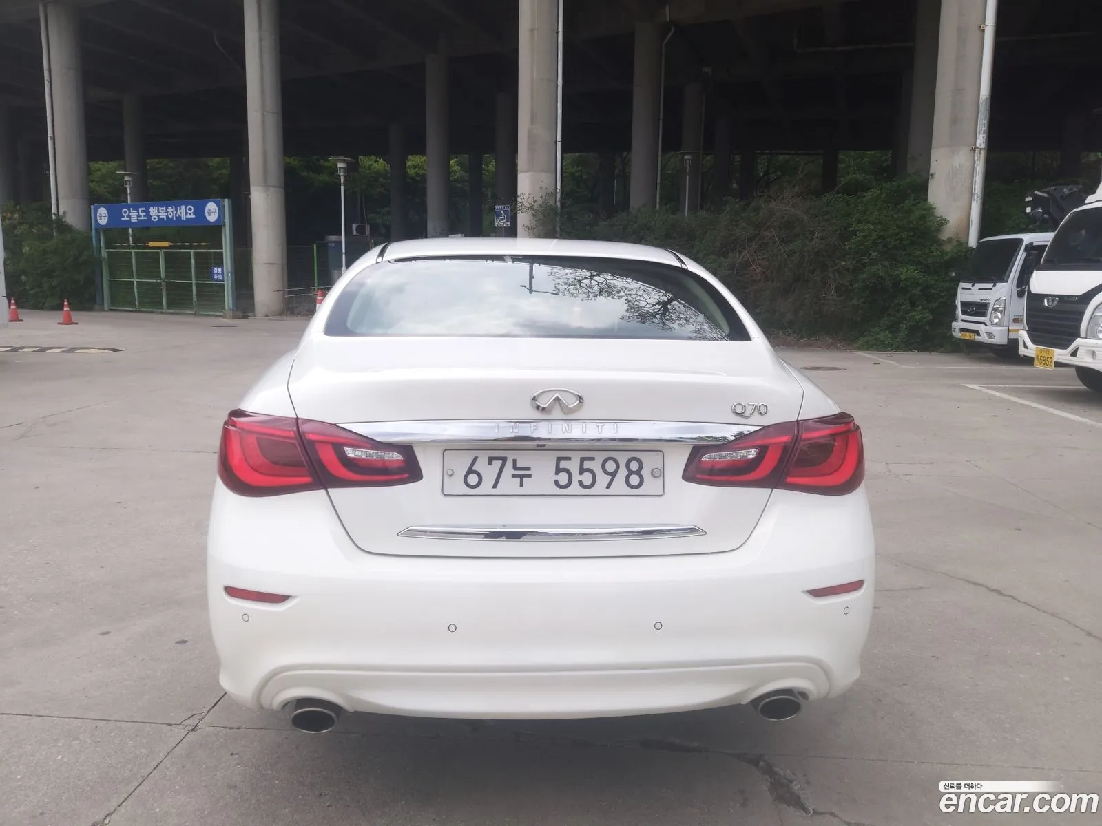 Infiniti Q70 2015 — 17