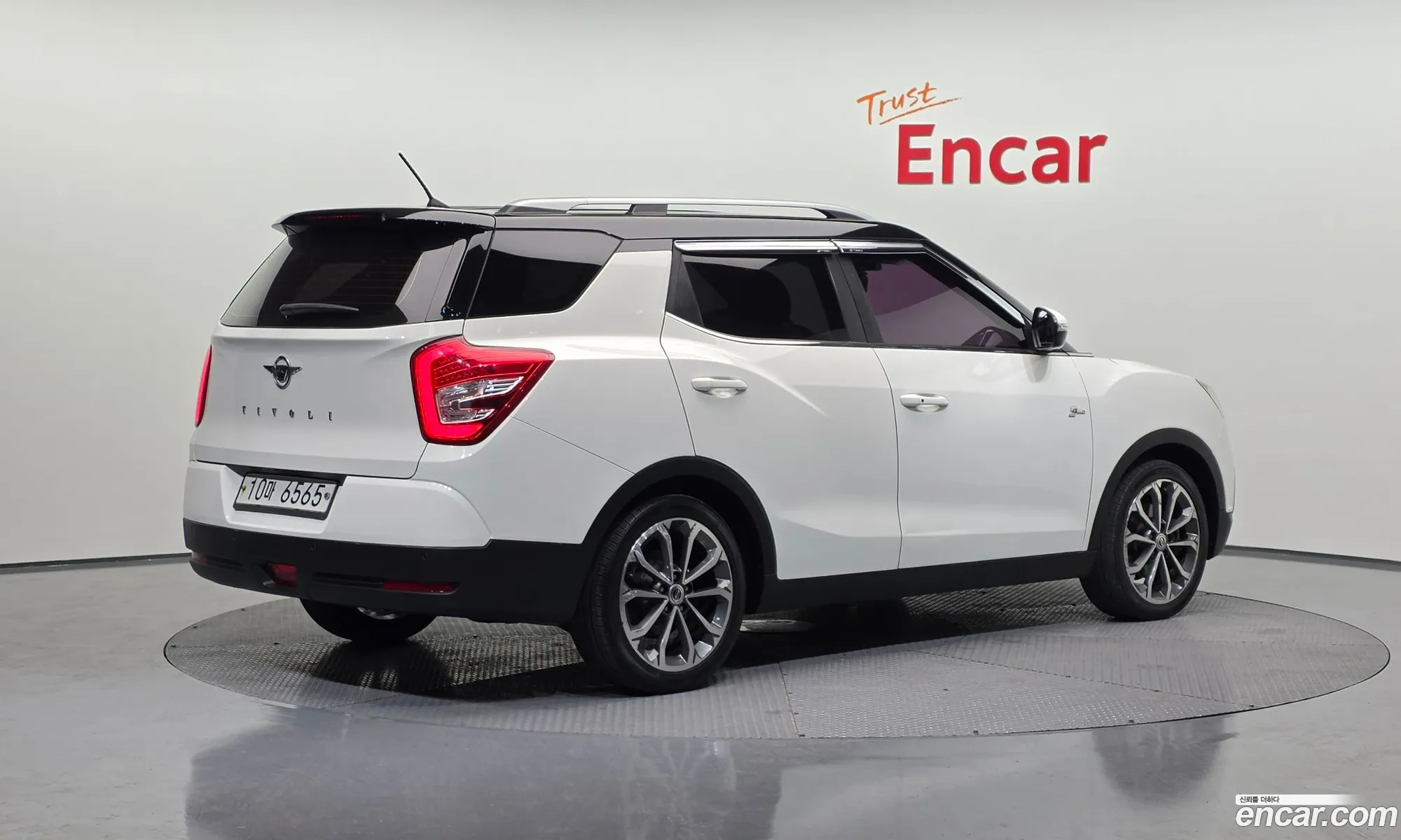 KG Mobility (SsangYong) Tivoli Air 2017 — 19