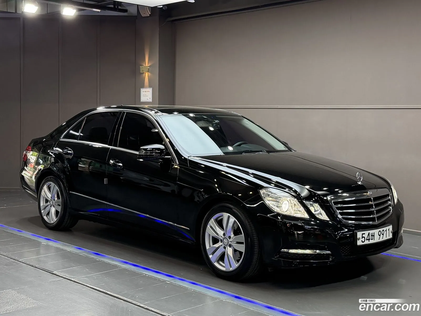 Mercedes-Benz E-Class W212 2010 — 17