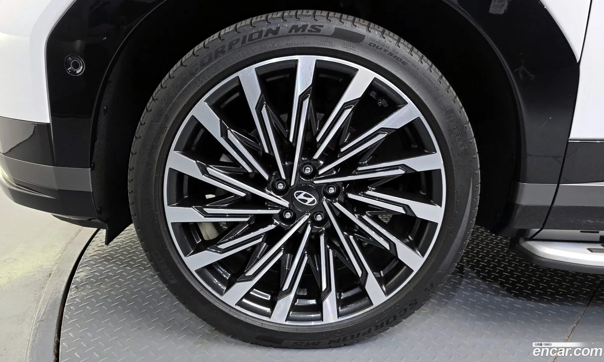 Hyundai Santa Fe 2023 — 17