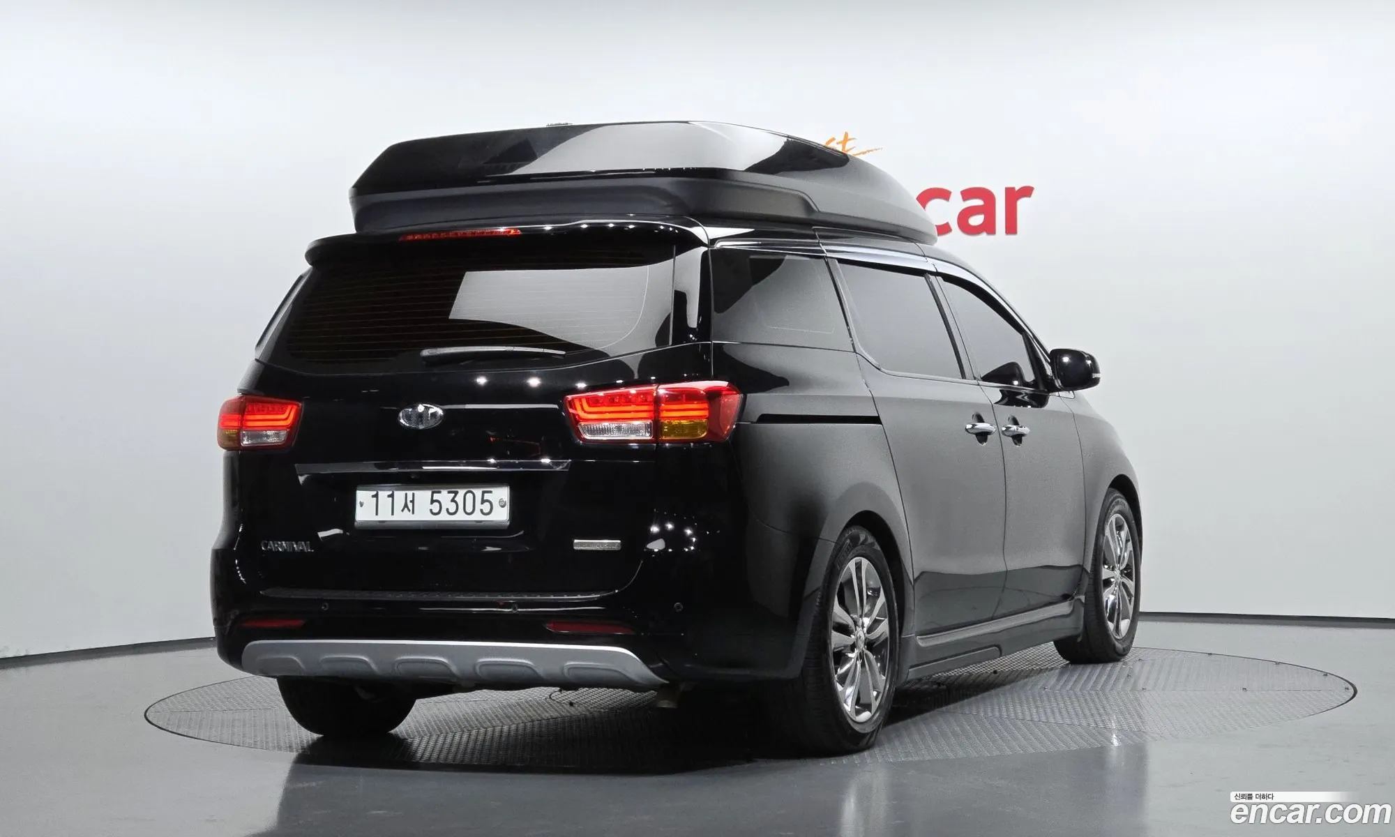Kia Carnival 2015 — 17