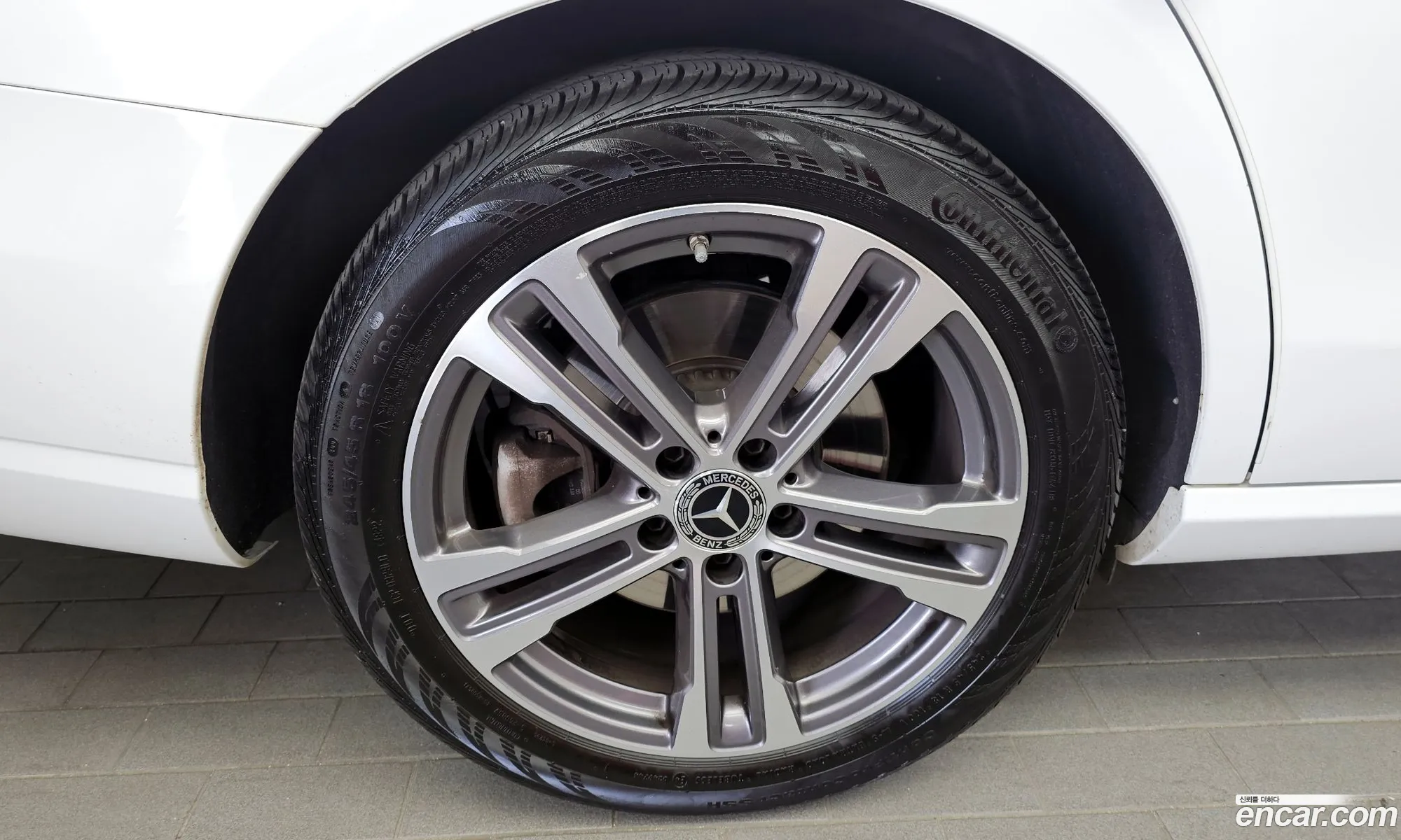 Mercedes-Benz E-Class W213 2022 — 29