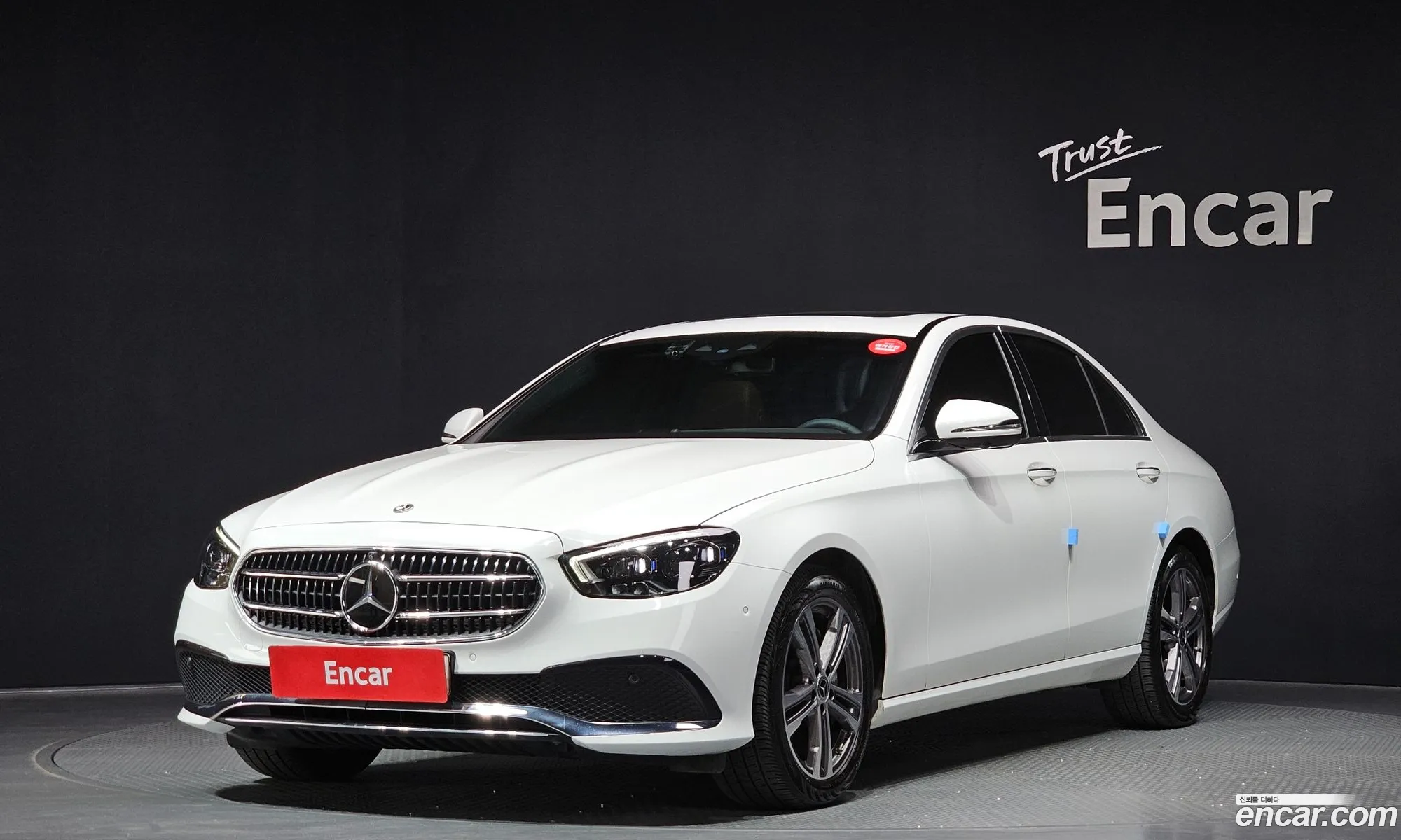 Mercedes-Benz E-Class W213 2022 — 28