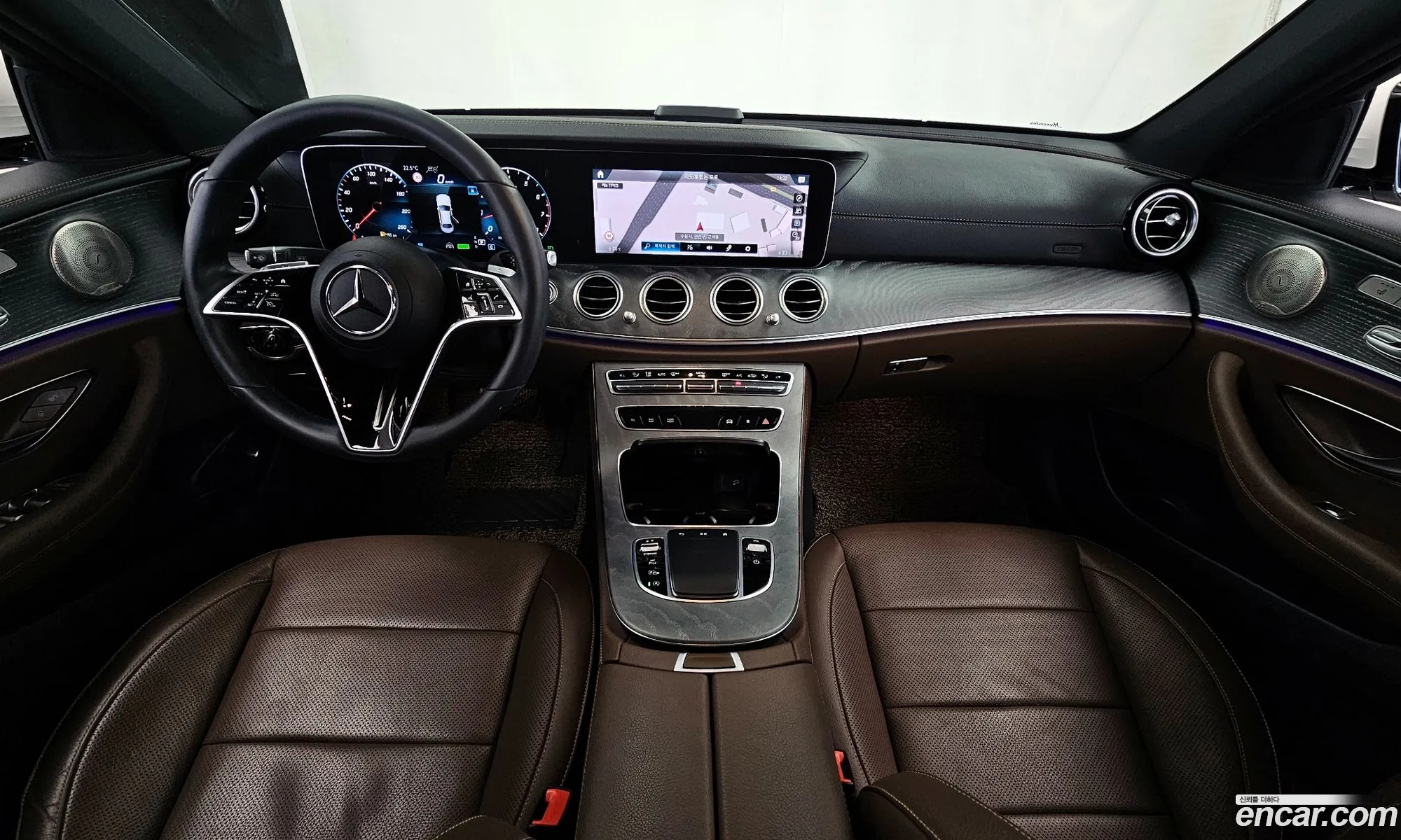 Mercedes-Benz E-Class W213 2022 — 14