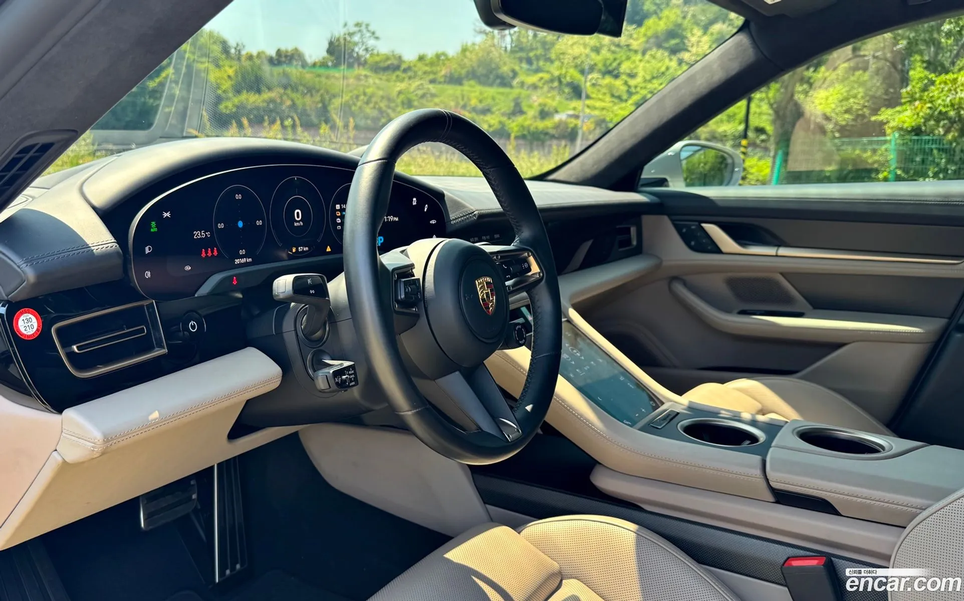Porsche Taycan 2023 — 20