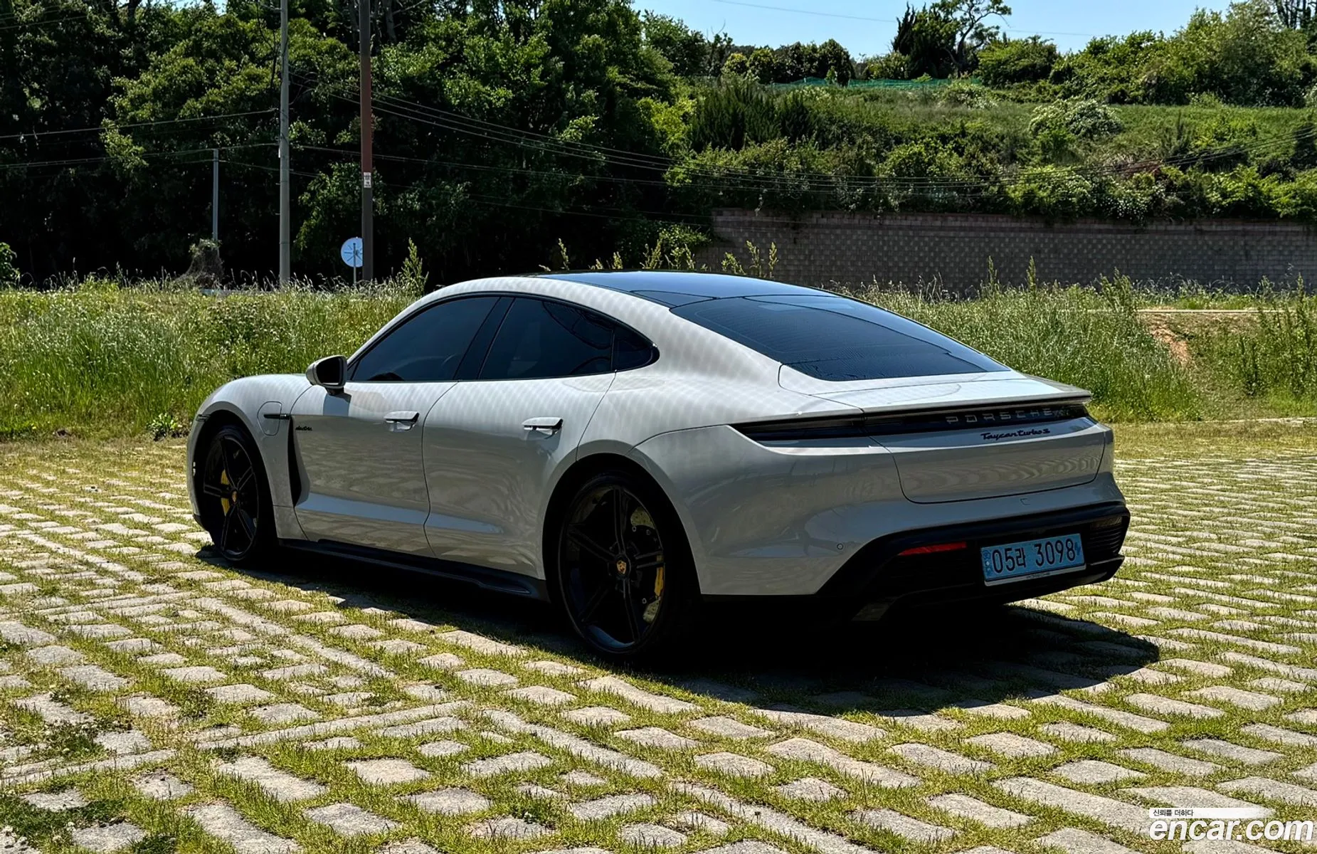 Porsche Taycan 2023 — 11