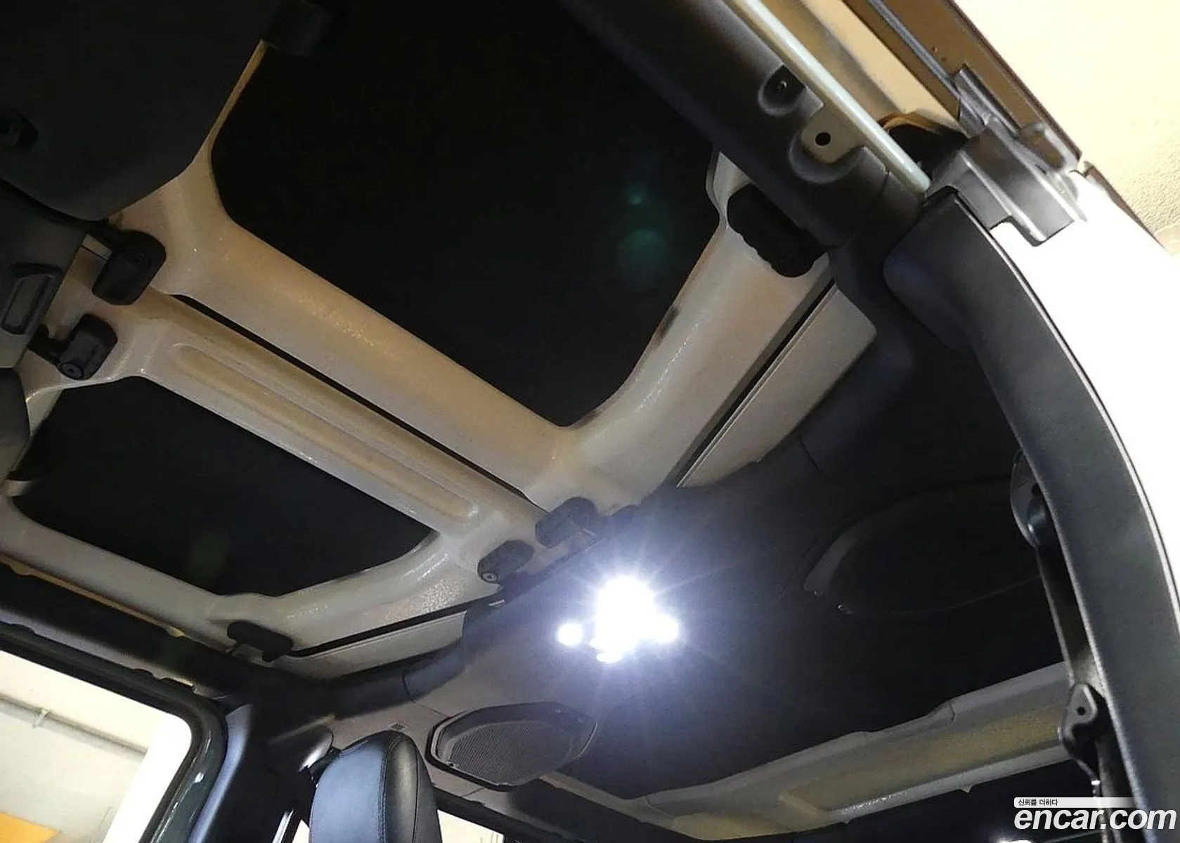 Jeep Wrangler 2023 — 15