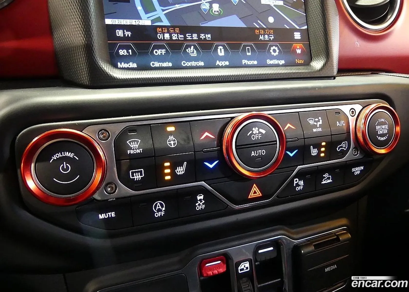 Jeep Wrangler 2023 — 12