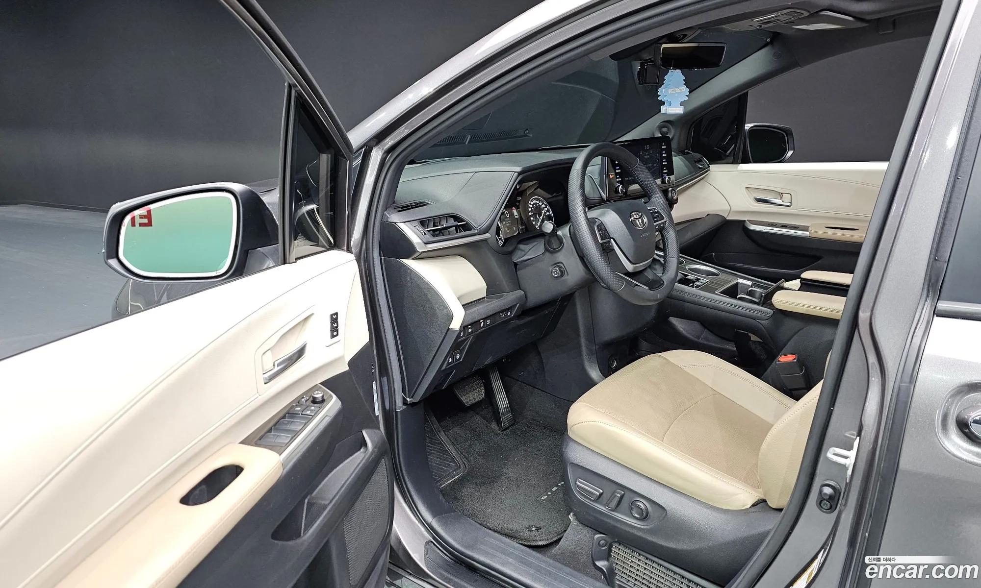 Toyota Sienna 2024 — 7