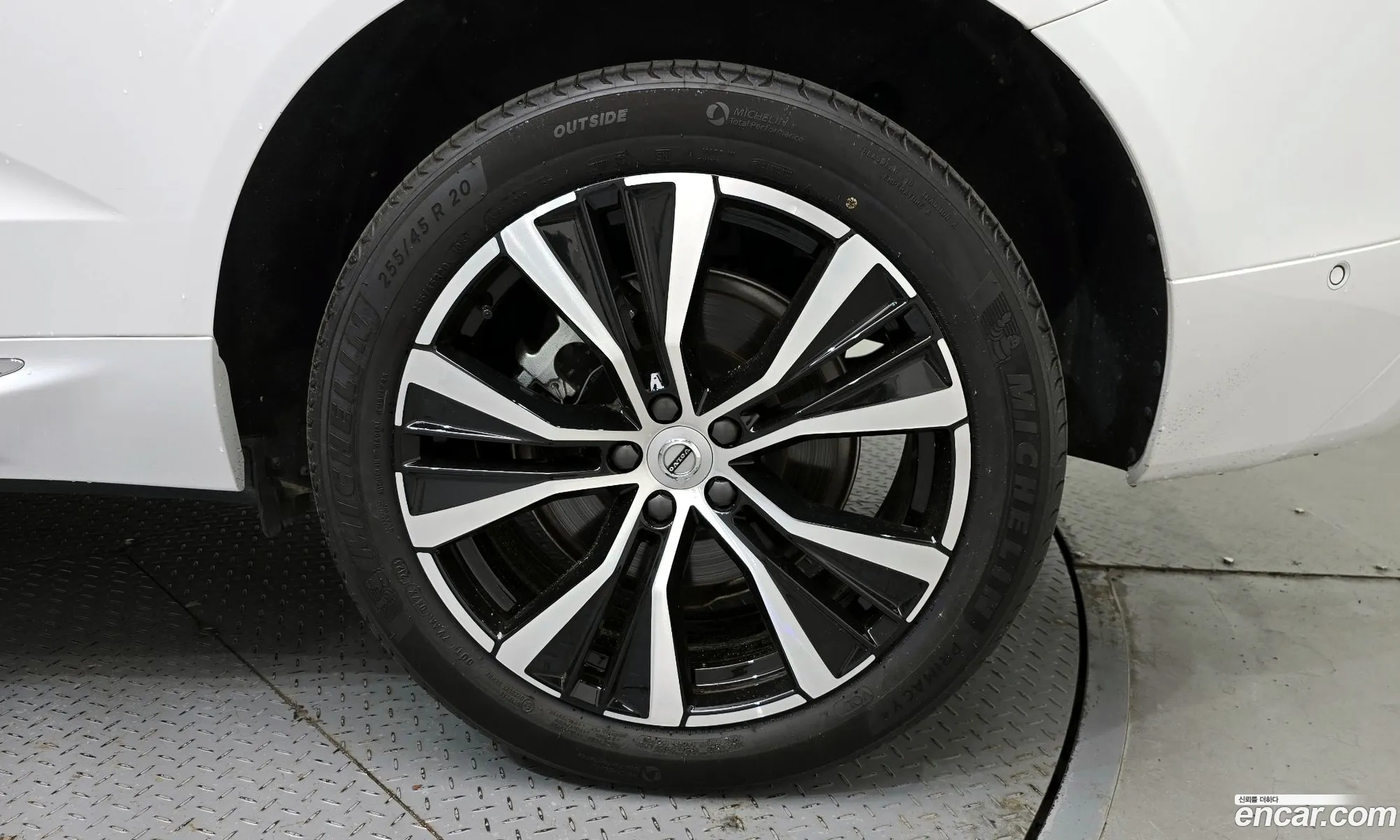 Volvo XC60 2023 LYVUZ0628RB734546 — 15