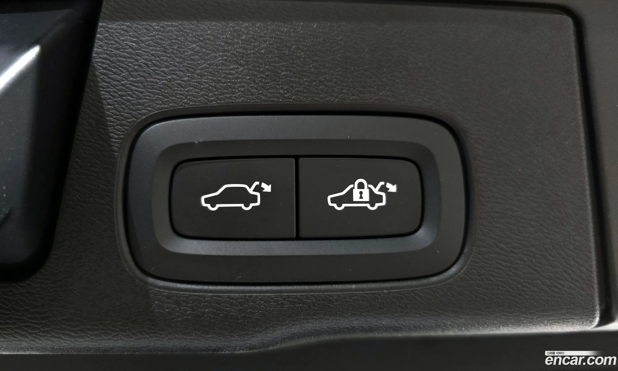 Volvo XC60 2023 LYVUZ0628RB734546 — 2