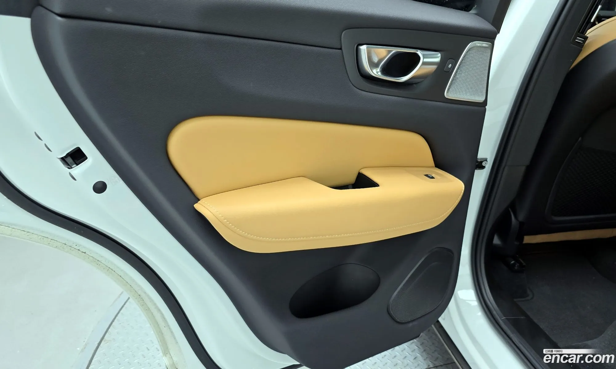 Volvo XC60 2023 LYVUZ0628RB734546 — 10