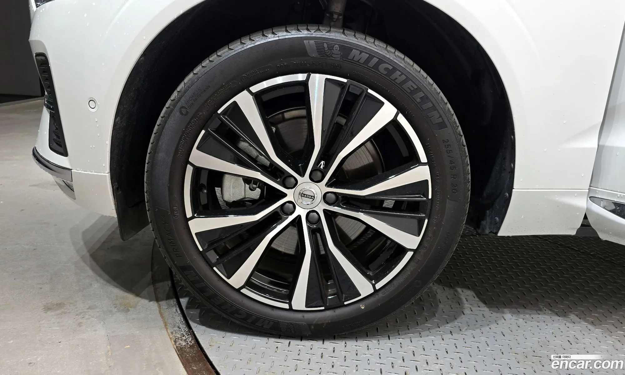 Volvo XC60 2023 LYVUZ0628RB734546 — 21