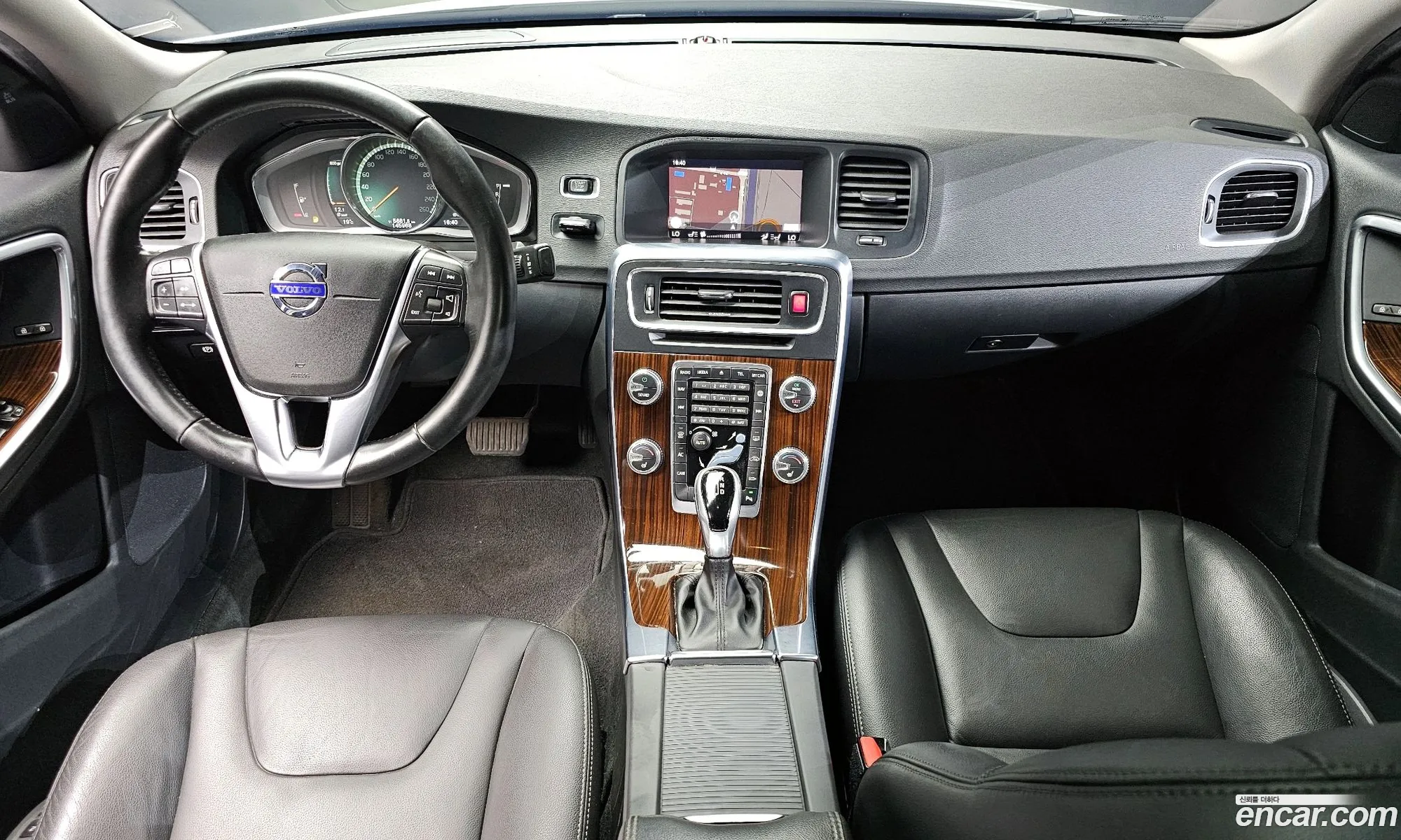 Volvo S60 2018 — 19