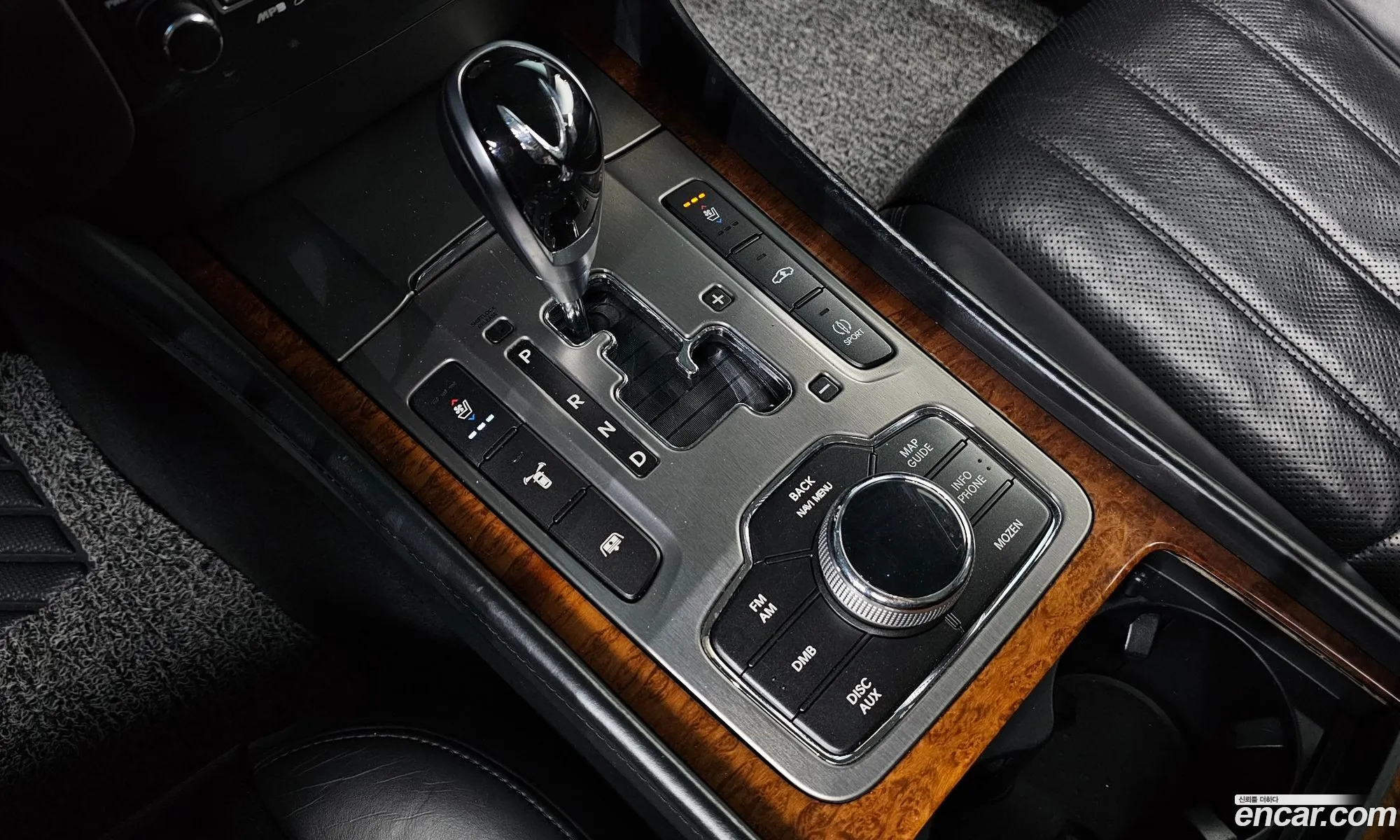 Hyundai Equus 2010 — 10