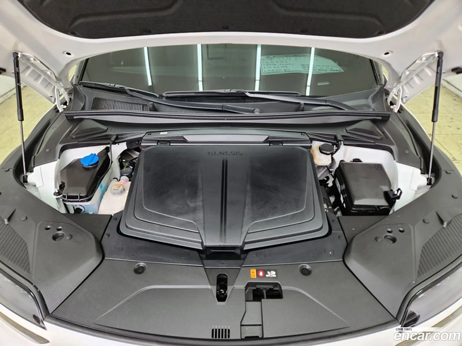 Genesis GV60 2023 — 10