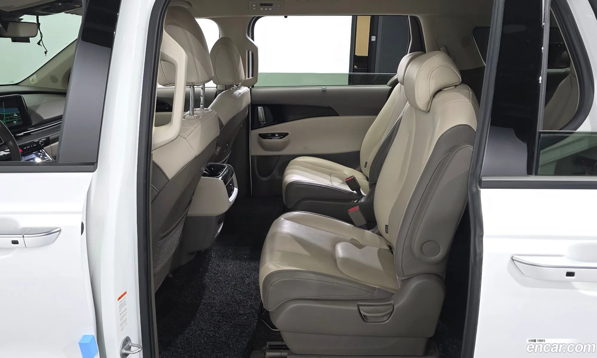 Kia Carnival 2022 — 7