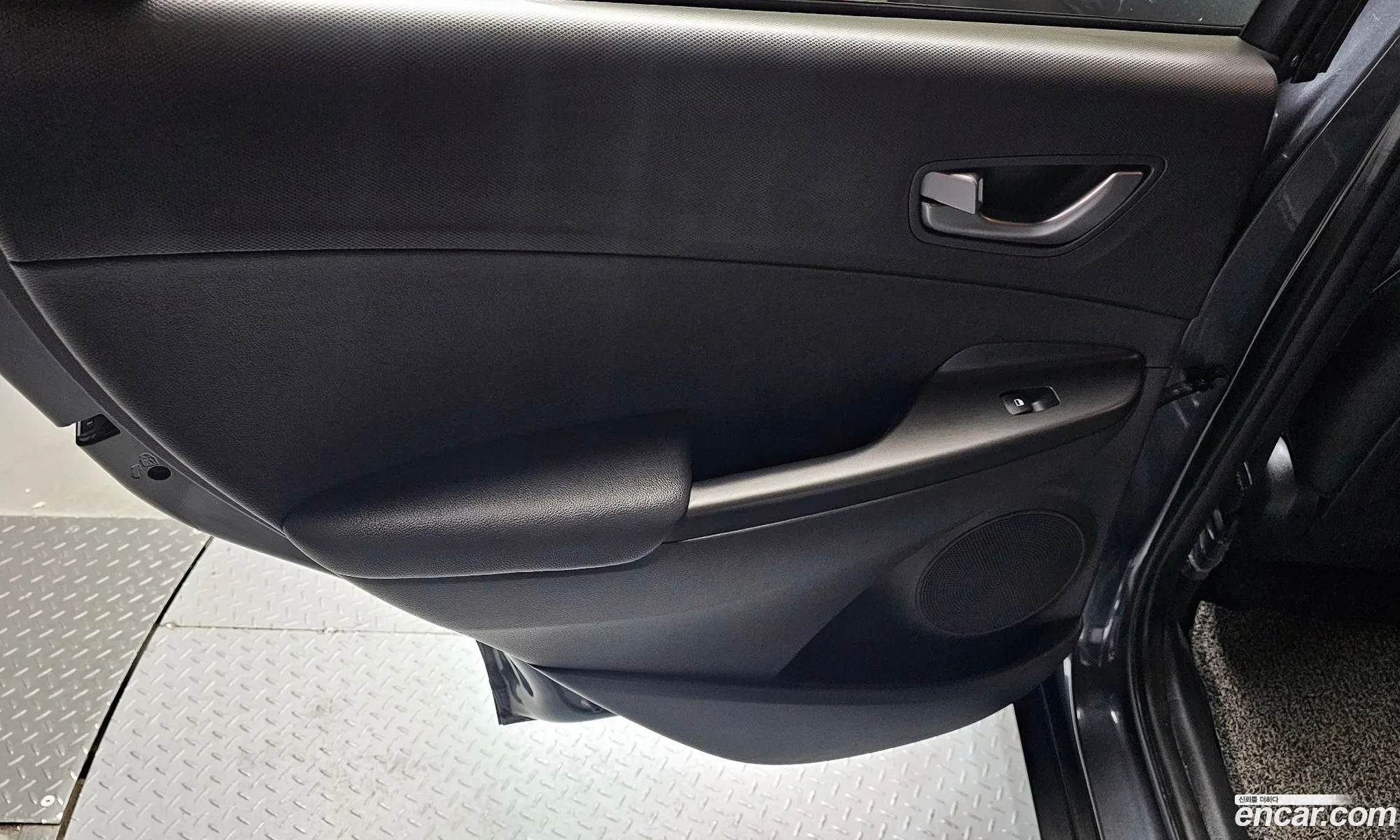 Hyundai Kona Hybrid 2020 — 18