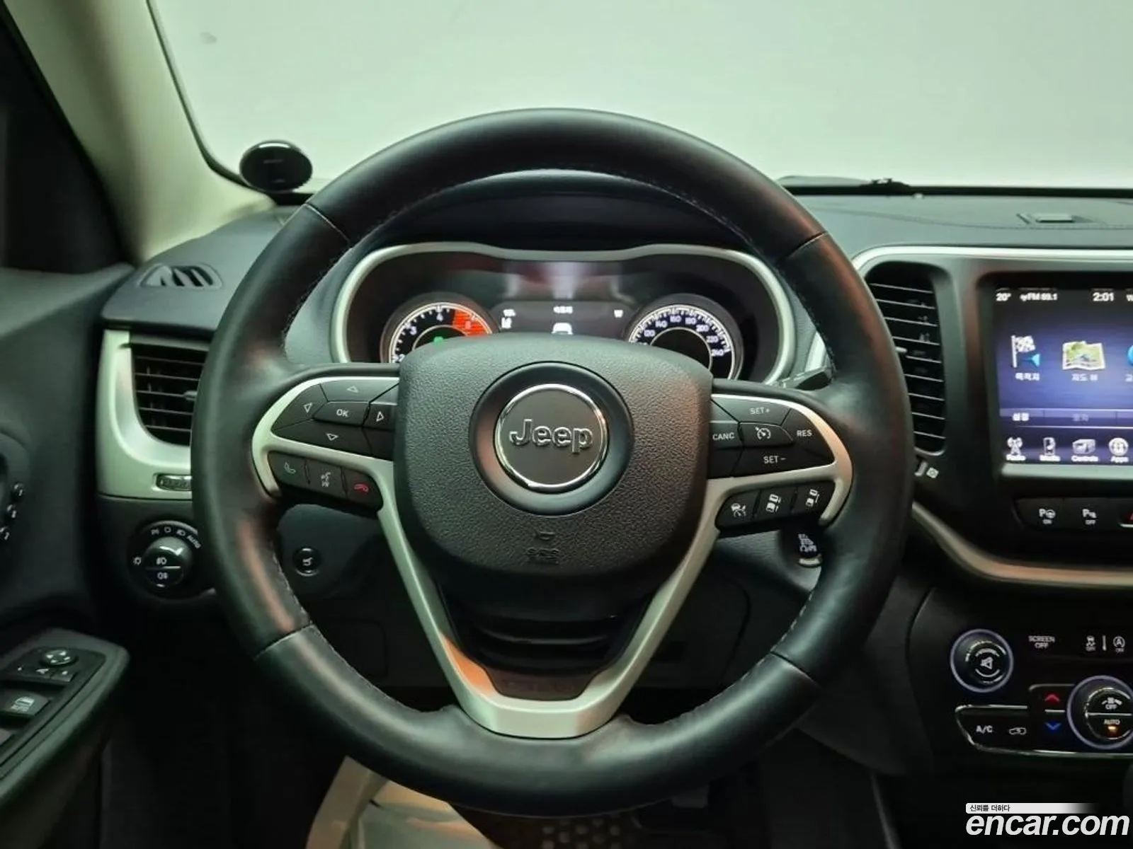 Jeep Cherokee 2016 — 13
