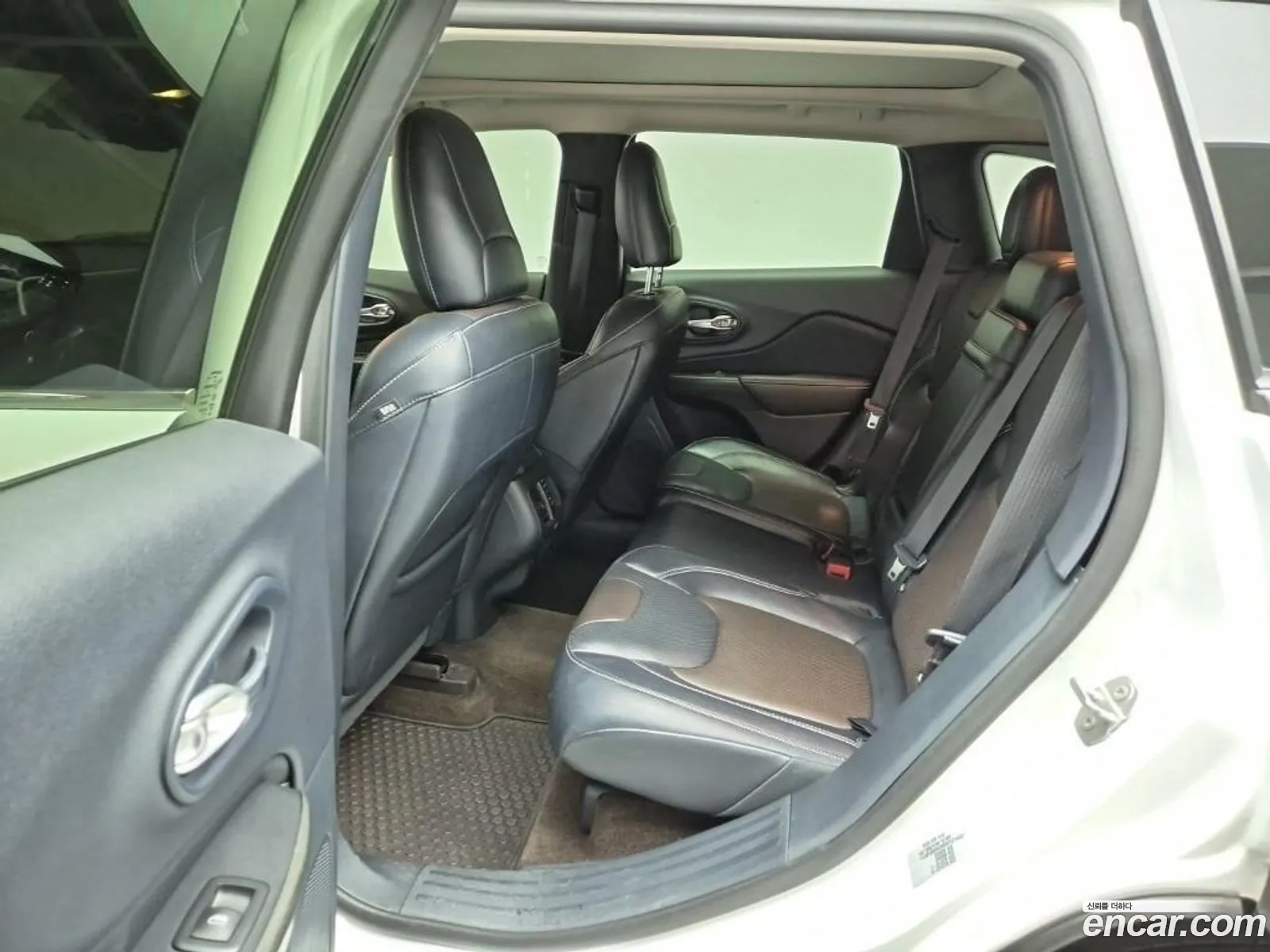 Jeep Cherokee 2016 — 10