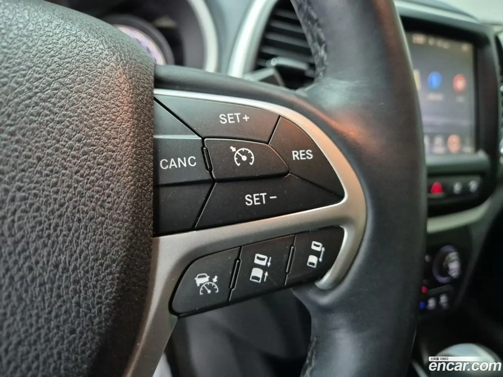 Jeep Cherokee 2016 — 17
