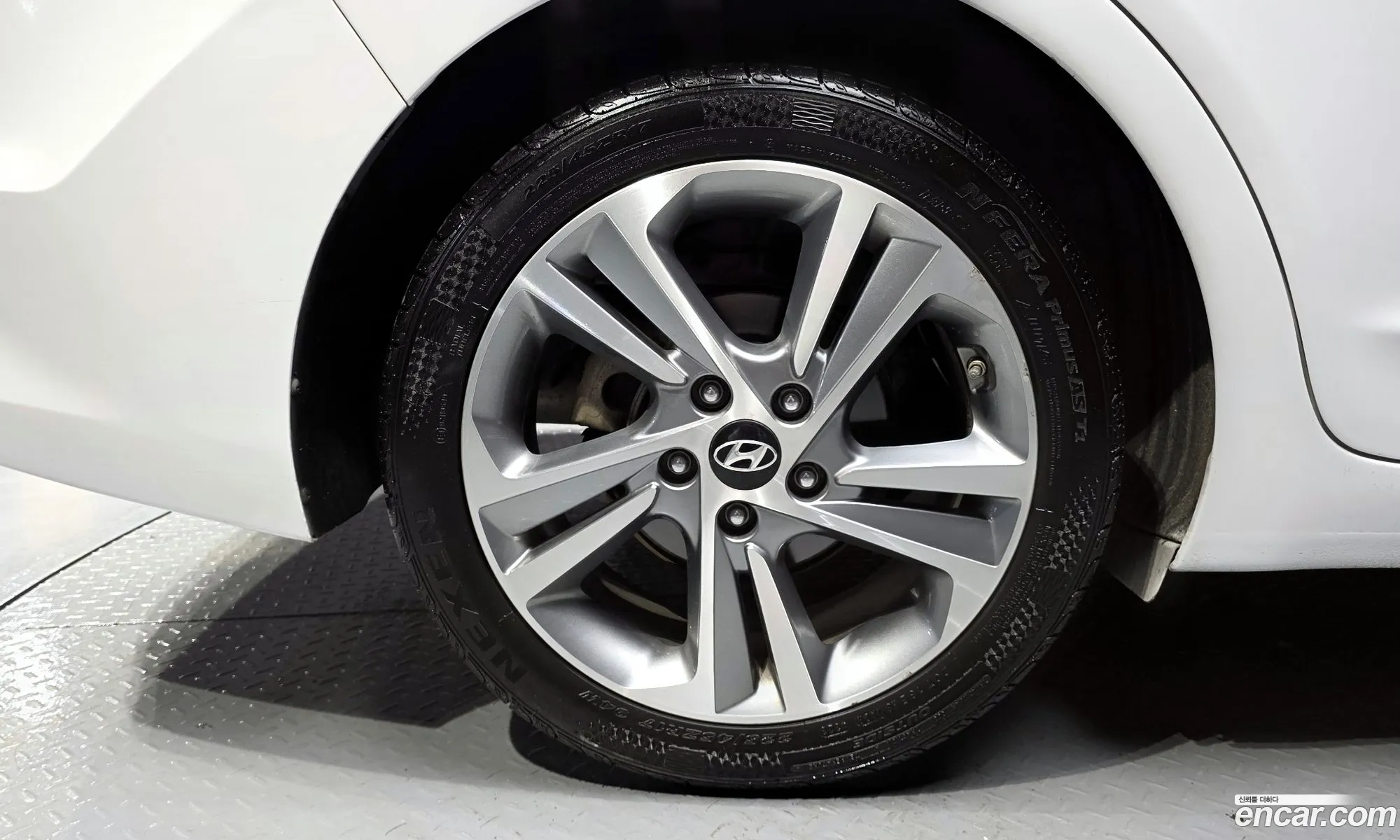 Hyundai Elantra AD 2016 — 3