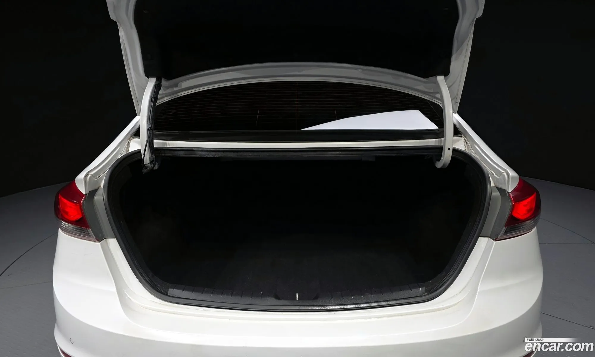 Hyundai Elantra AD 2016 — 20