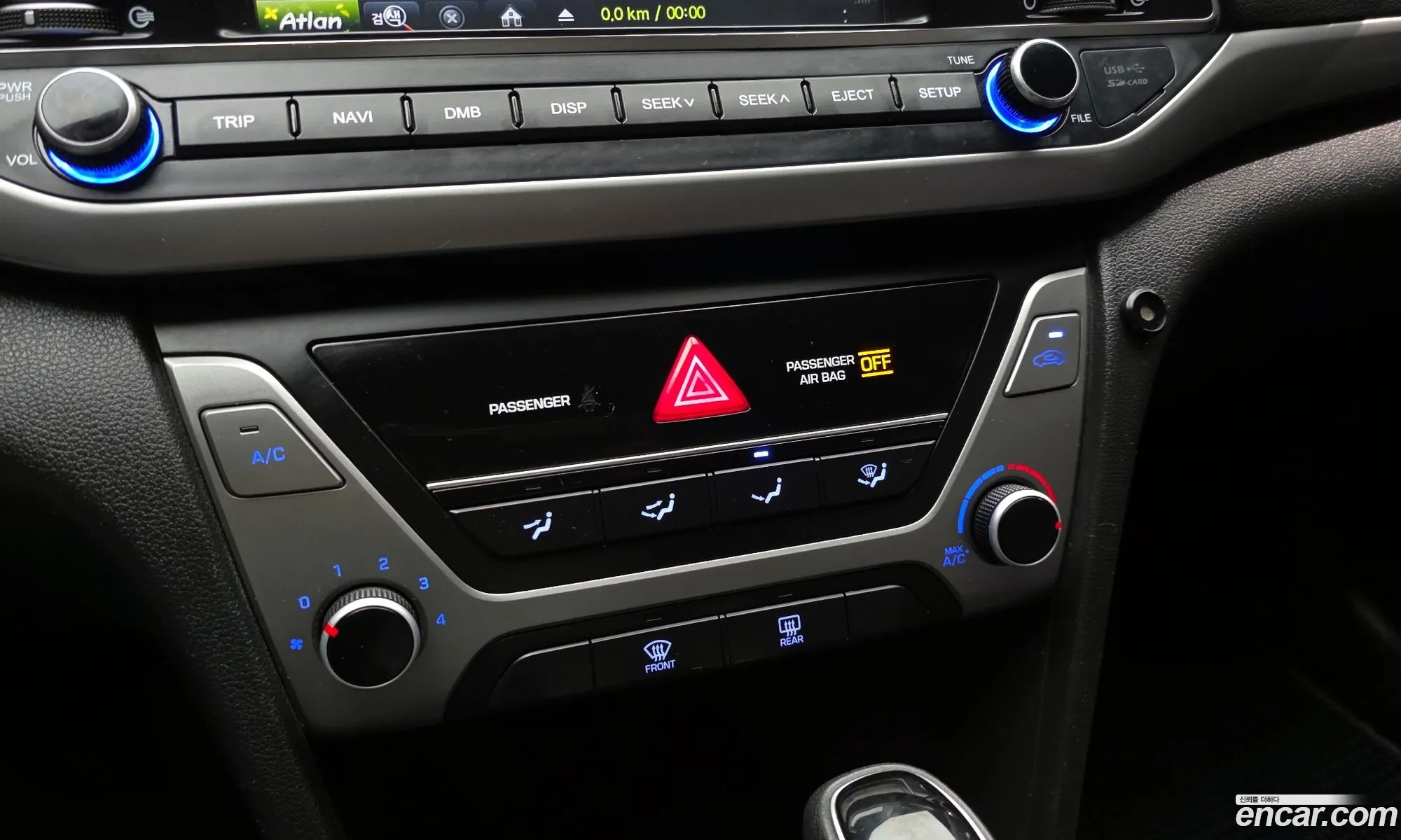 Hyundai Elantra AD 2016 — 15