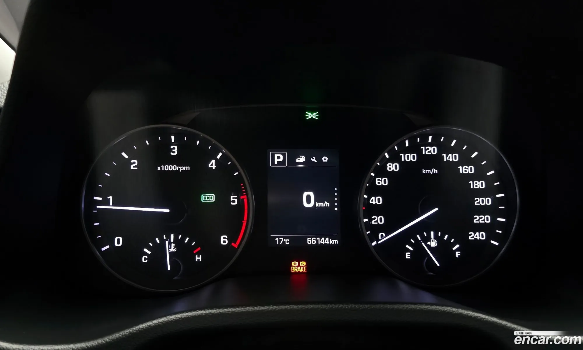 Hyundai Elantra AD 2016 — 10