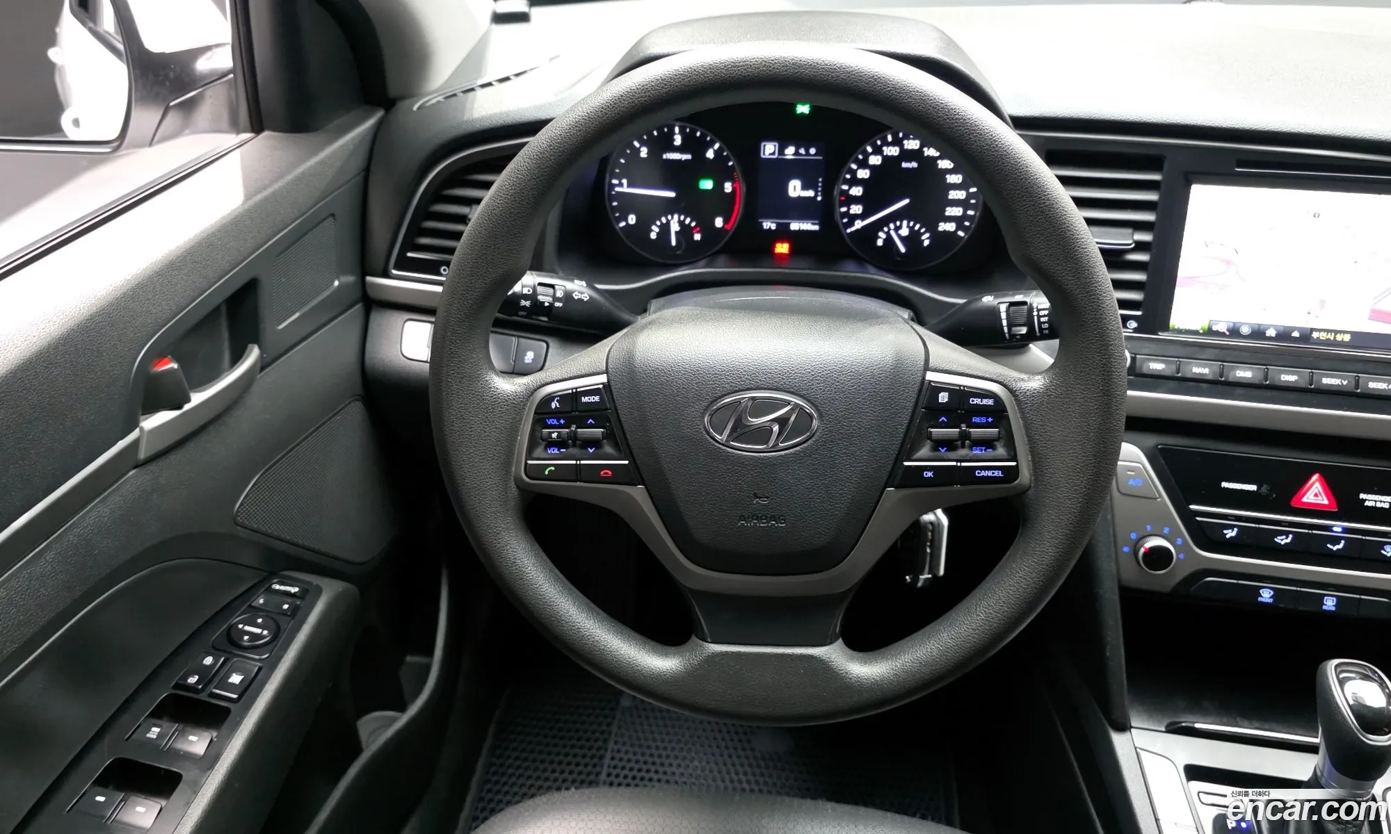 Hyundai Elantra AD 2016 — 19