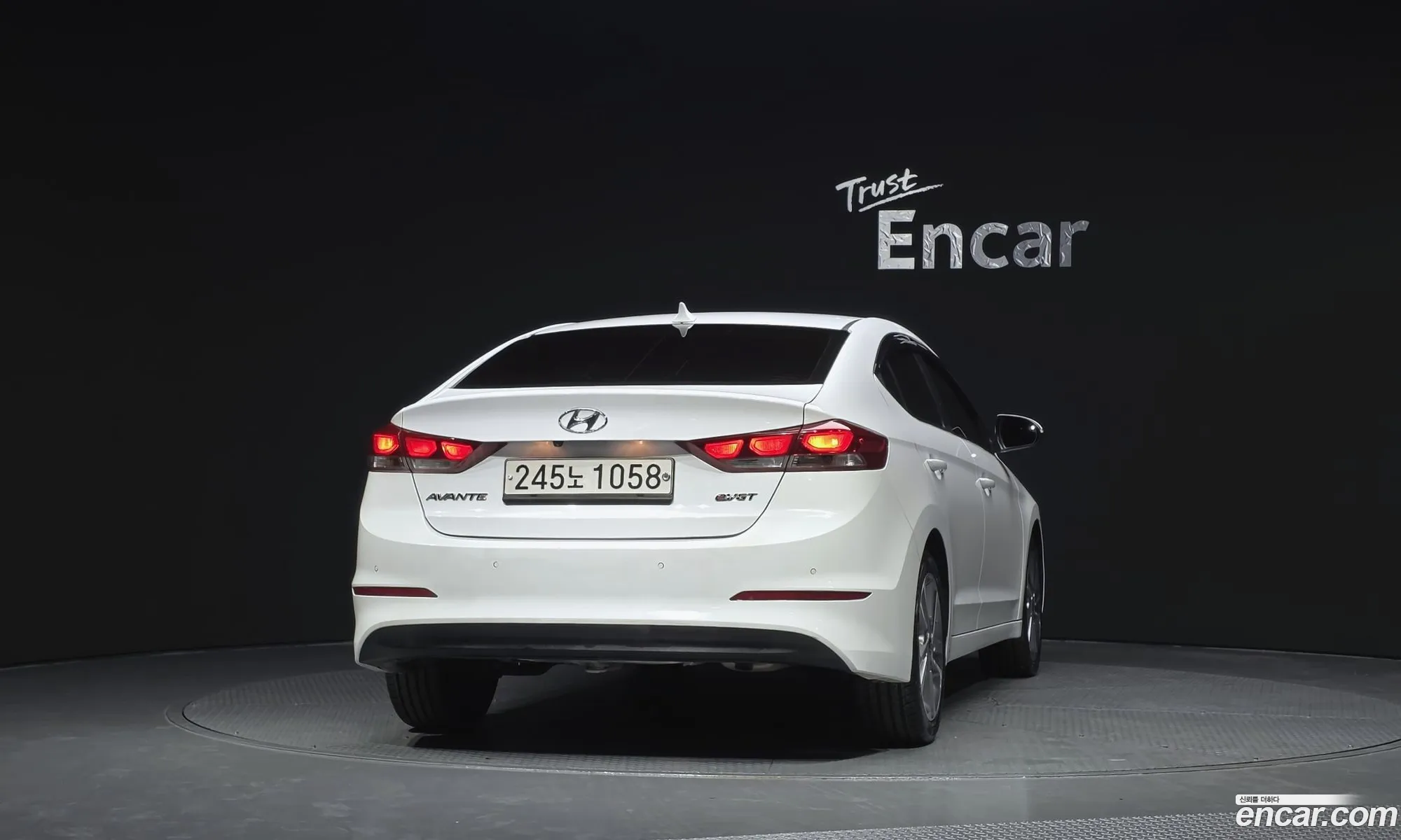 Hyundai Elantra AD 2016 — 2