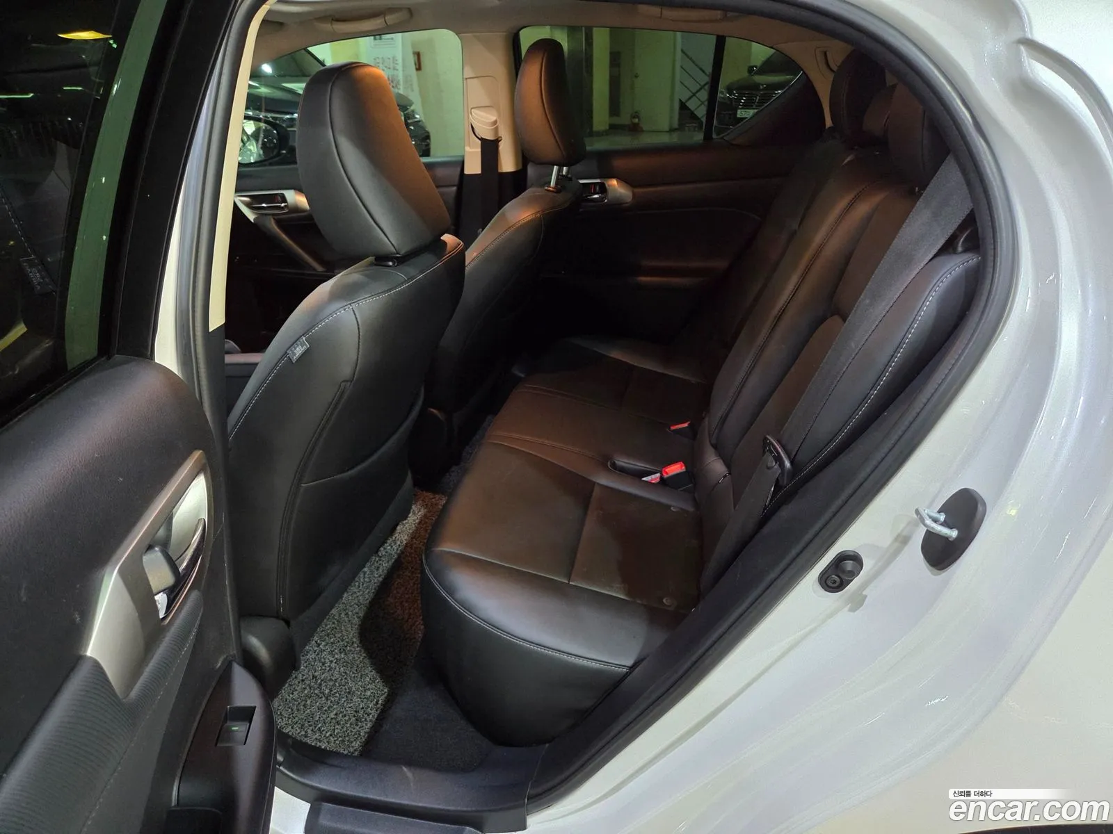 Lexus CT200h 2015 — 17