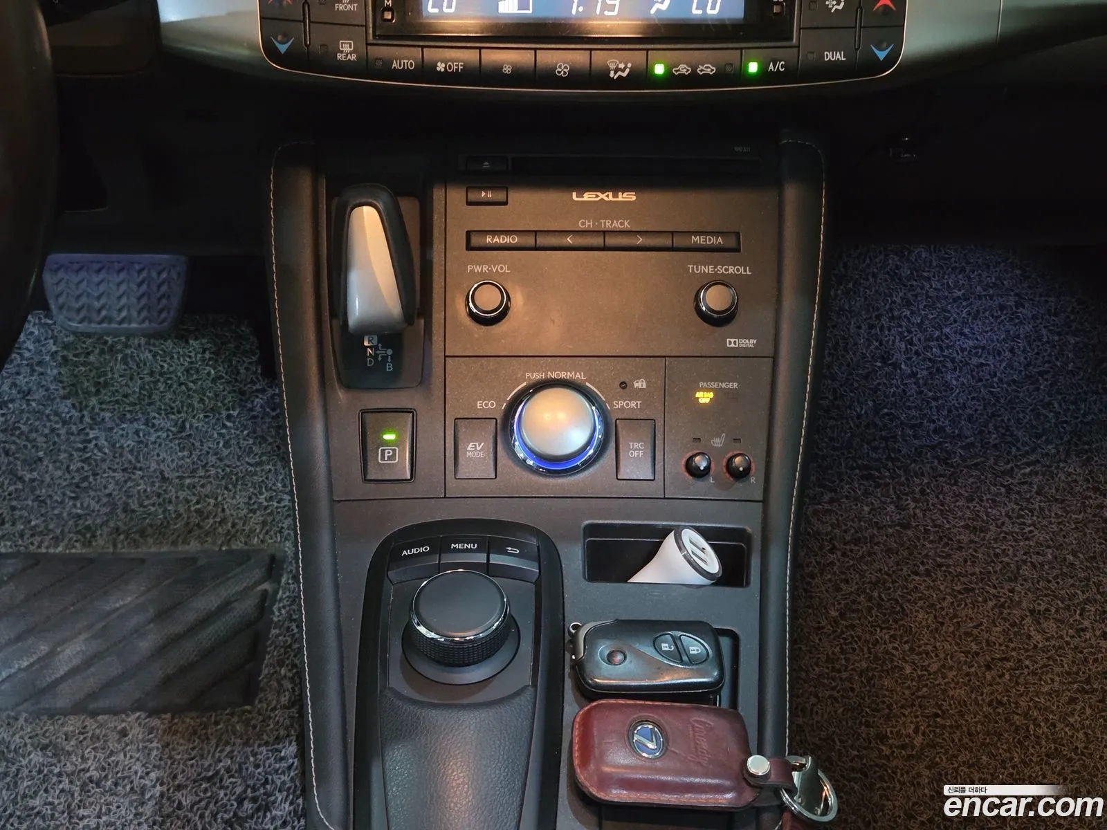 Lexus CT200h 2015 — 10