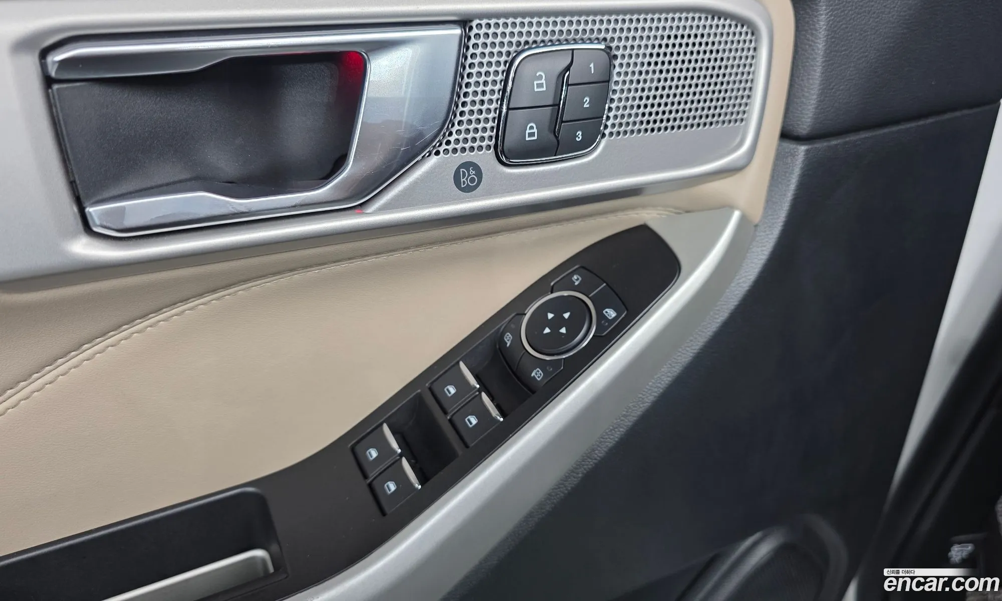 Ford Explorer 6th Gen 2021 1FMSK8FH5MGB48202 — 3