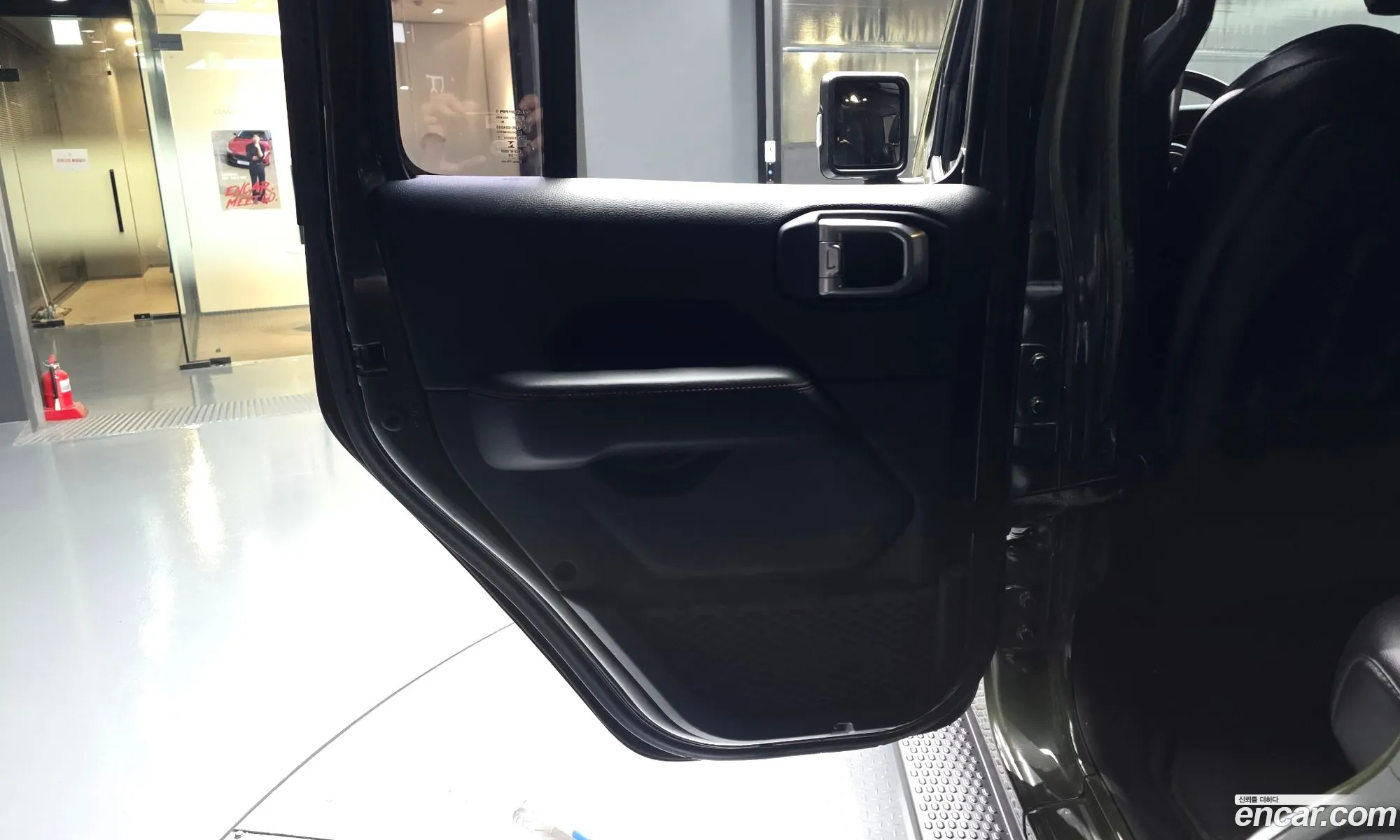 Jeep Wrangler 2020 — 18