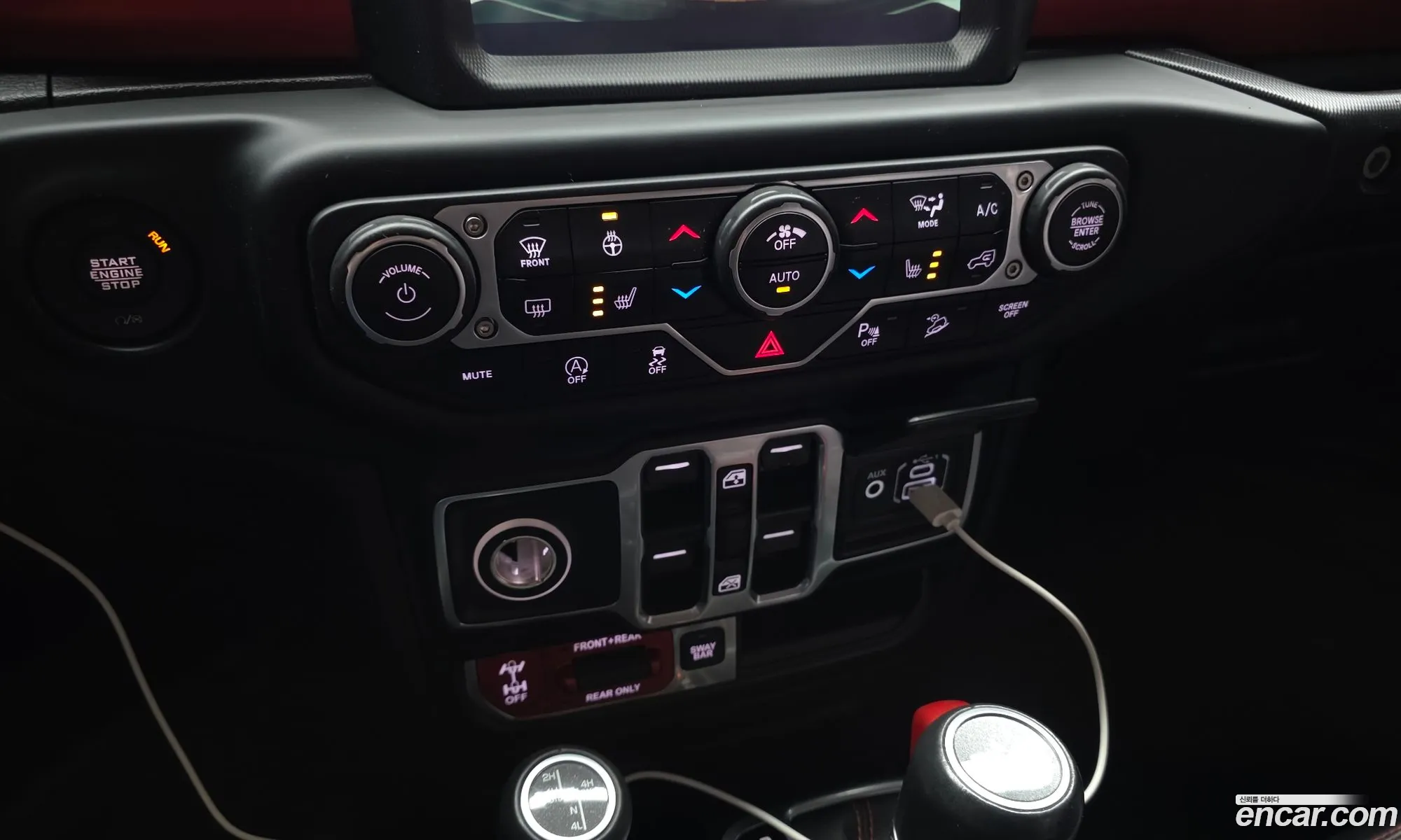 Jeep Wrangler 2020 — 26