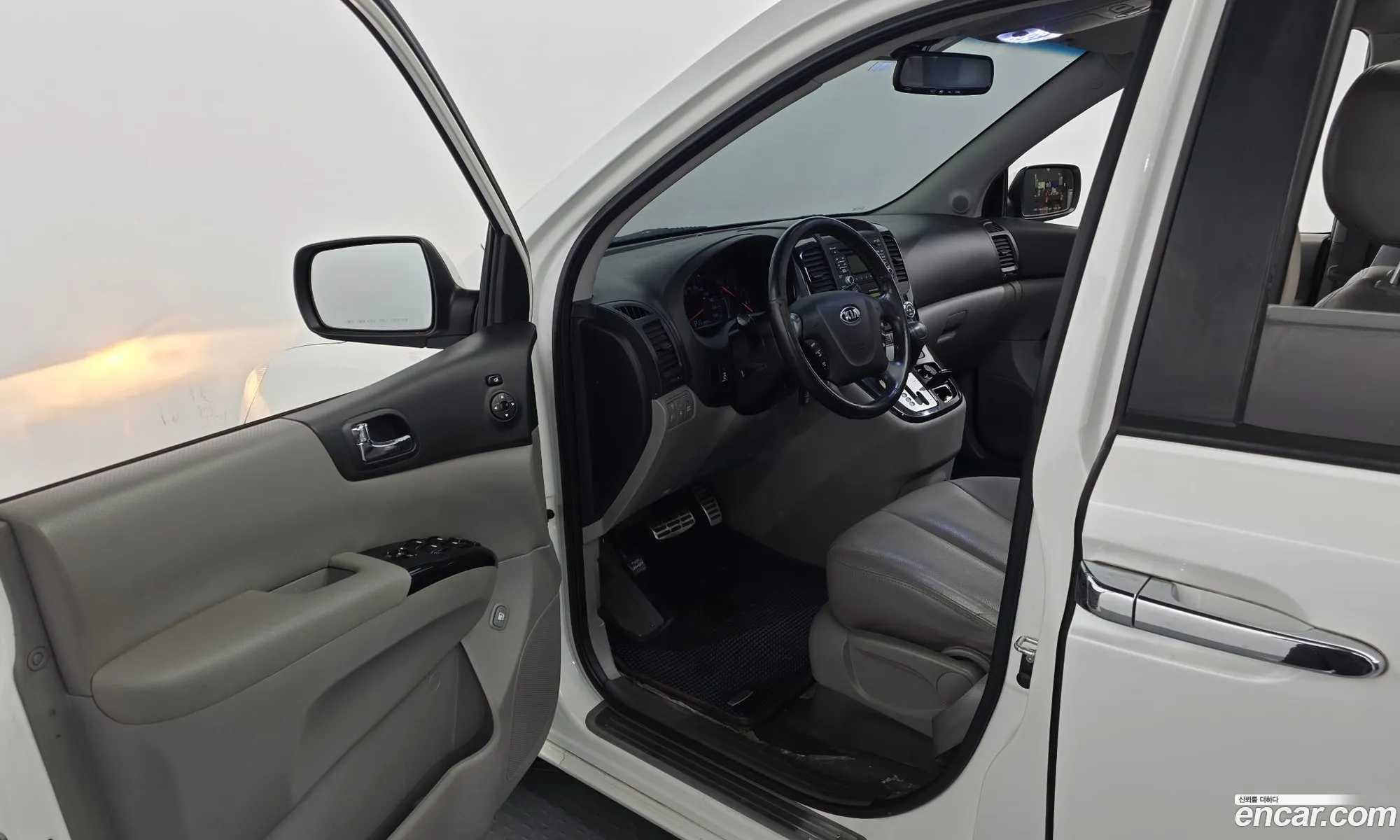 Kia Carnival R 2014 — 13
