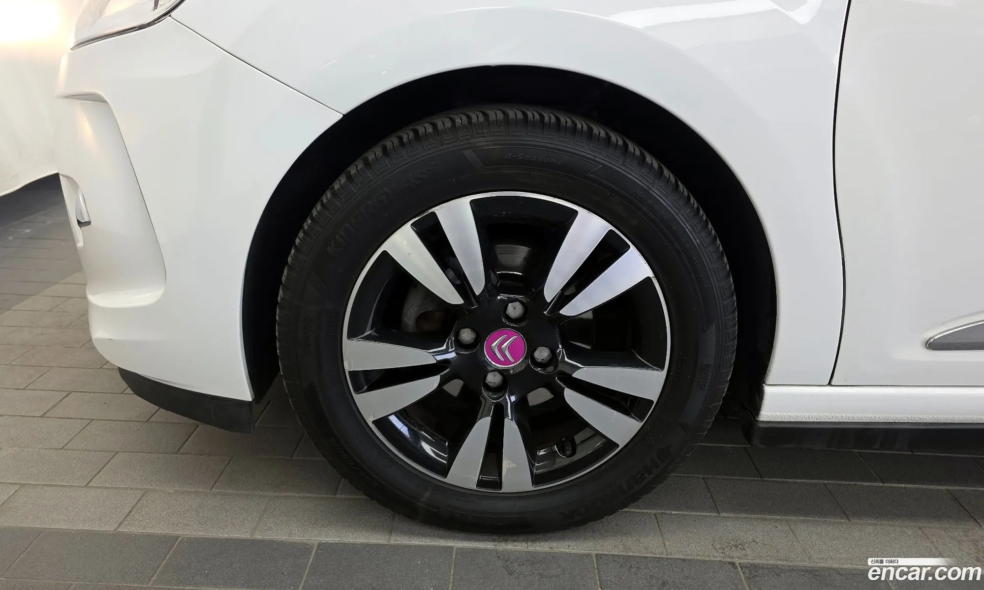 Citroen/DS DS3 2013 VF7SA9HP8DW500827 — 17