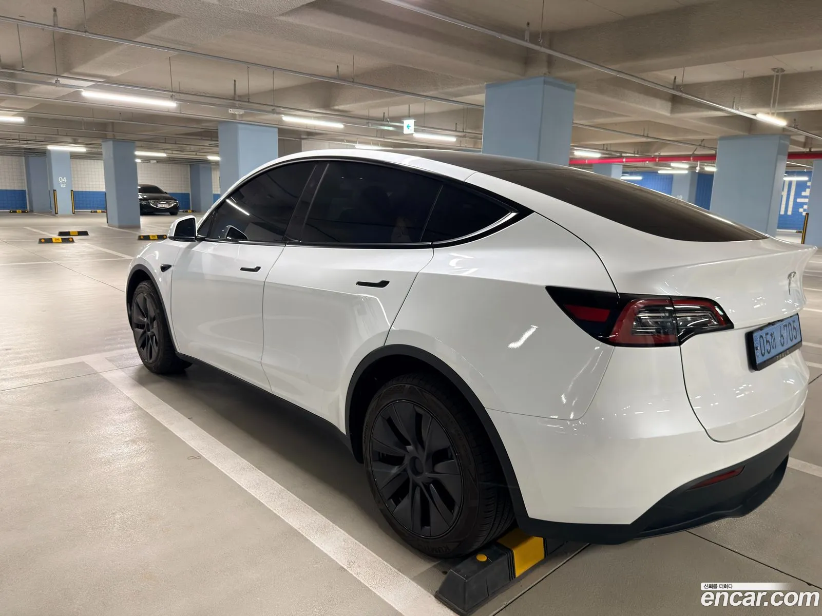 Tesla Model Y 2024 — 10