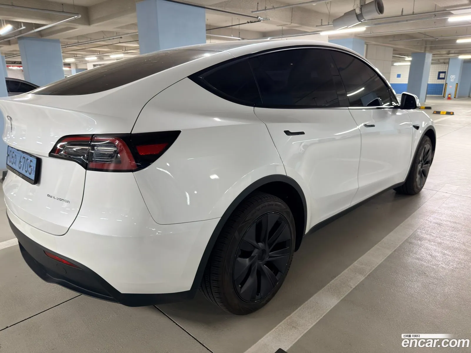 Tesla Model Y 2024 — 7