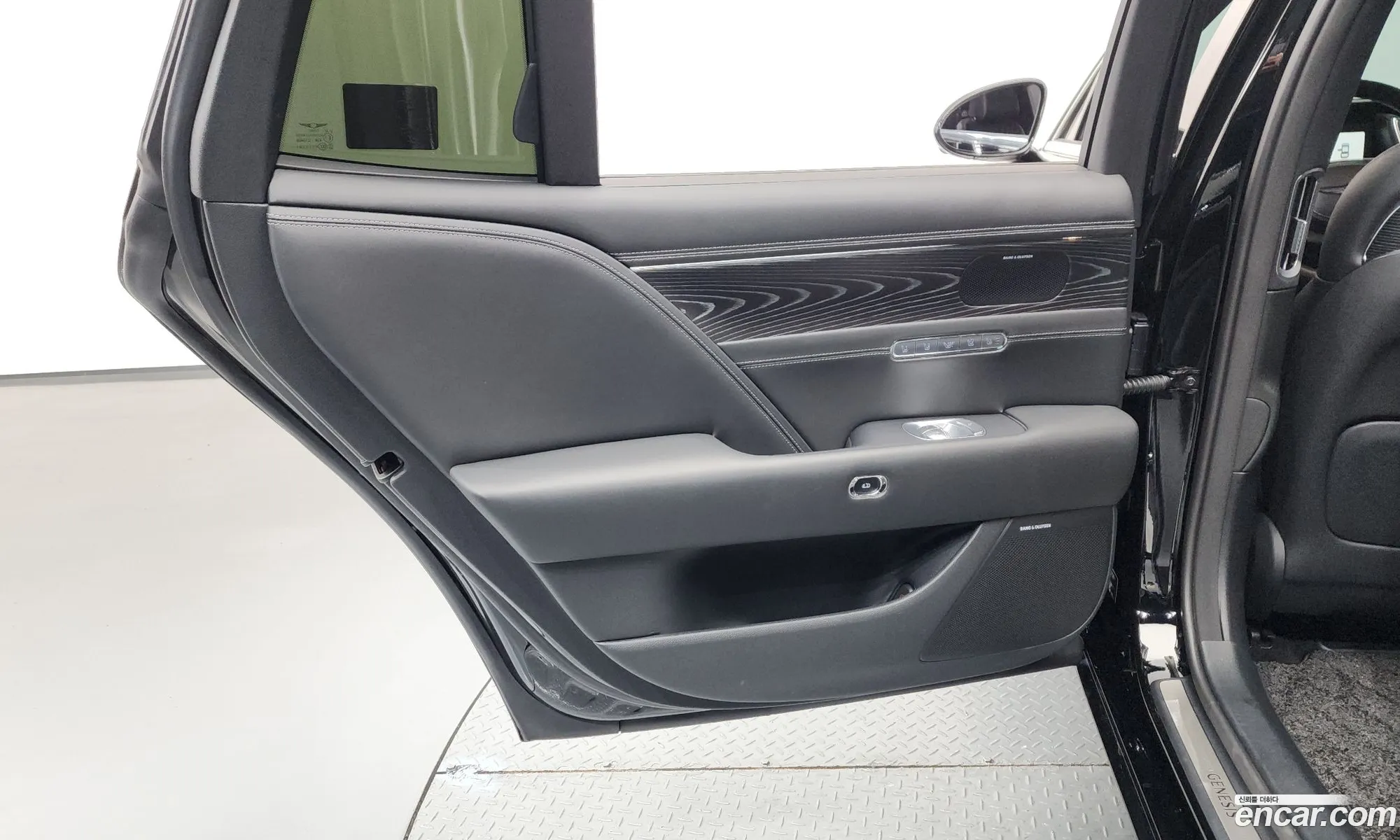 Genesis G90 2022 — 14