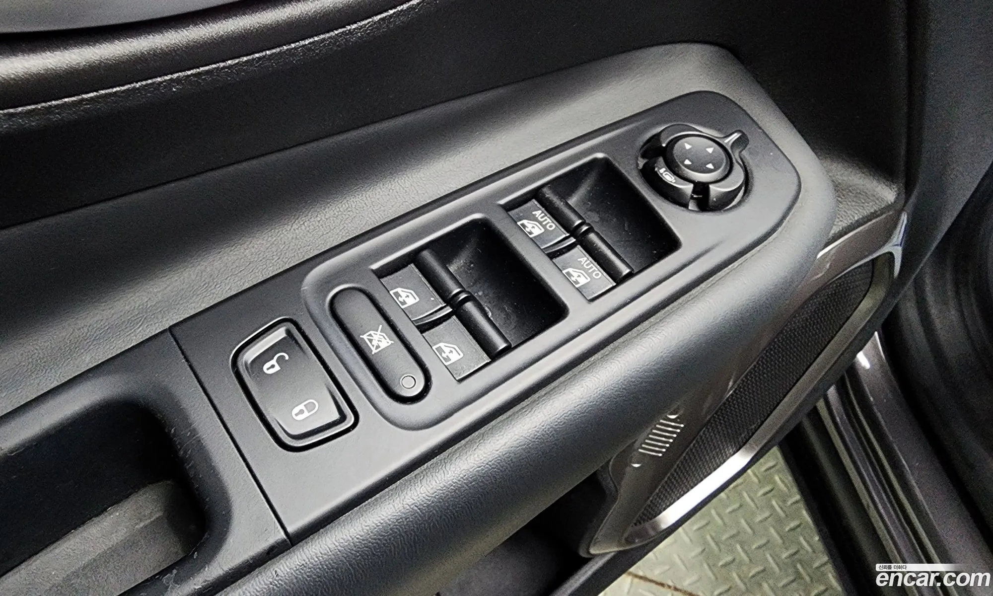 Jeep Renegade 2019 — 17