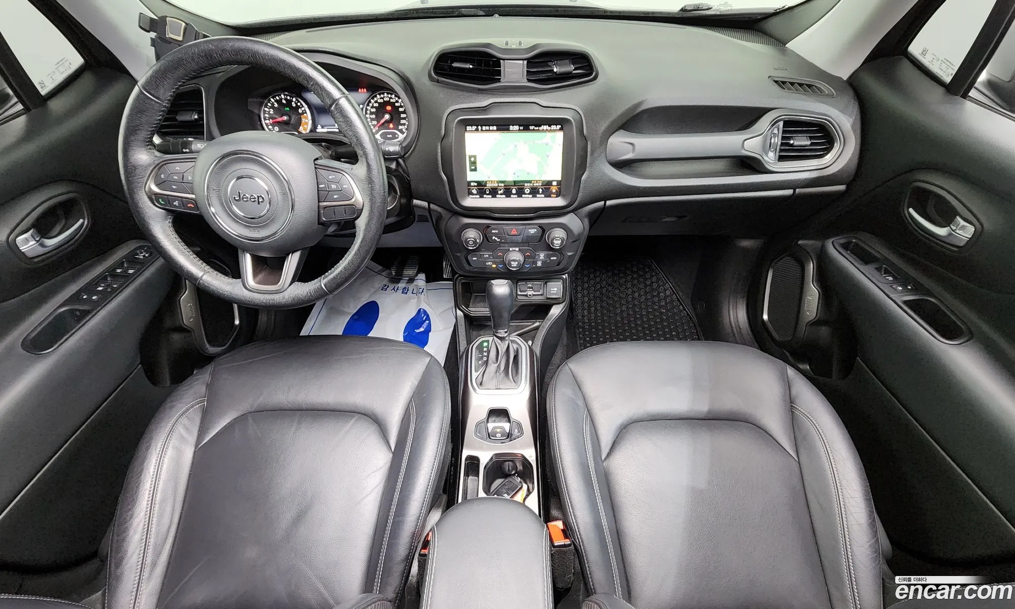 Jeep Renegade 2019 — 19