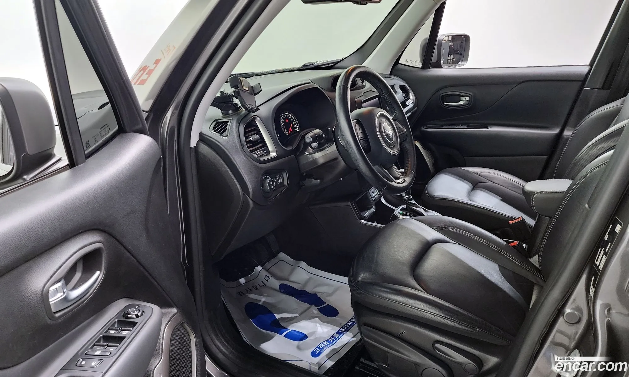 Jeep Renegade 2019 — 18